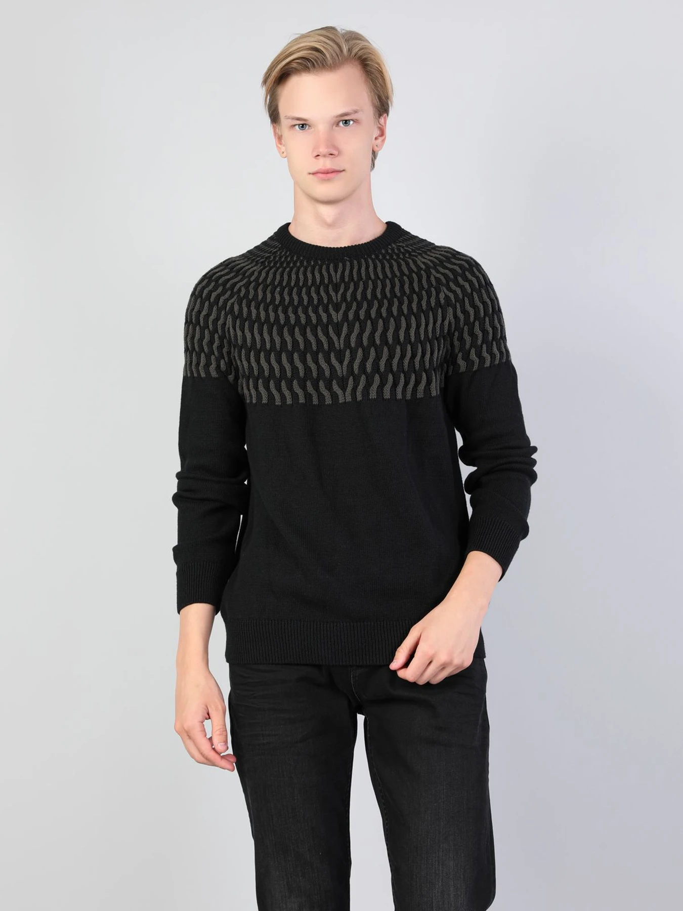 Худі та світшоти Colin’s модель CL1045511_Q1.V1_BLK Фото
