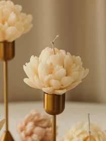 Набор ароматических свечей "Пионы махровые" + Золотые подсвечники Candle Design модель 120.3028 Фото