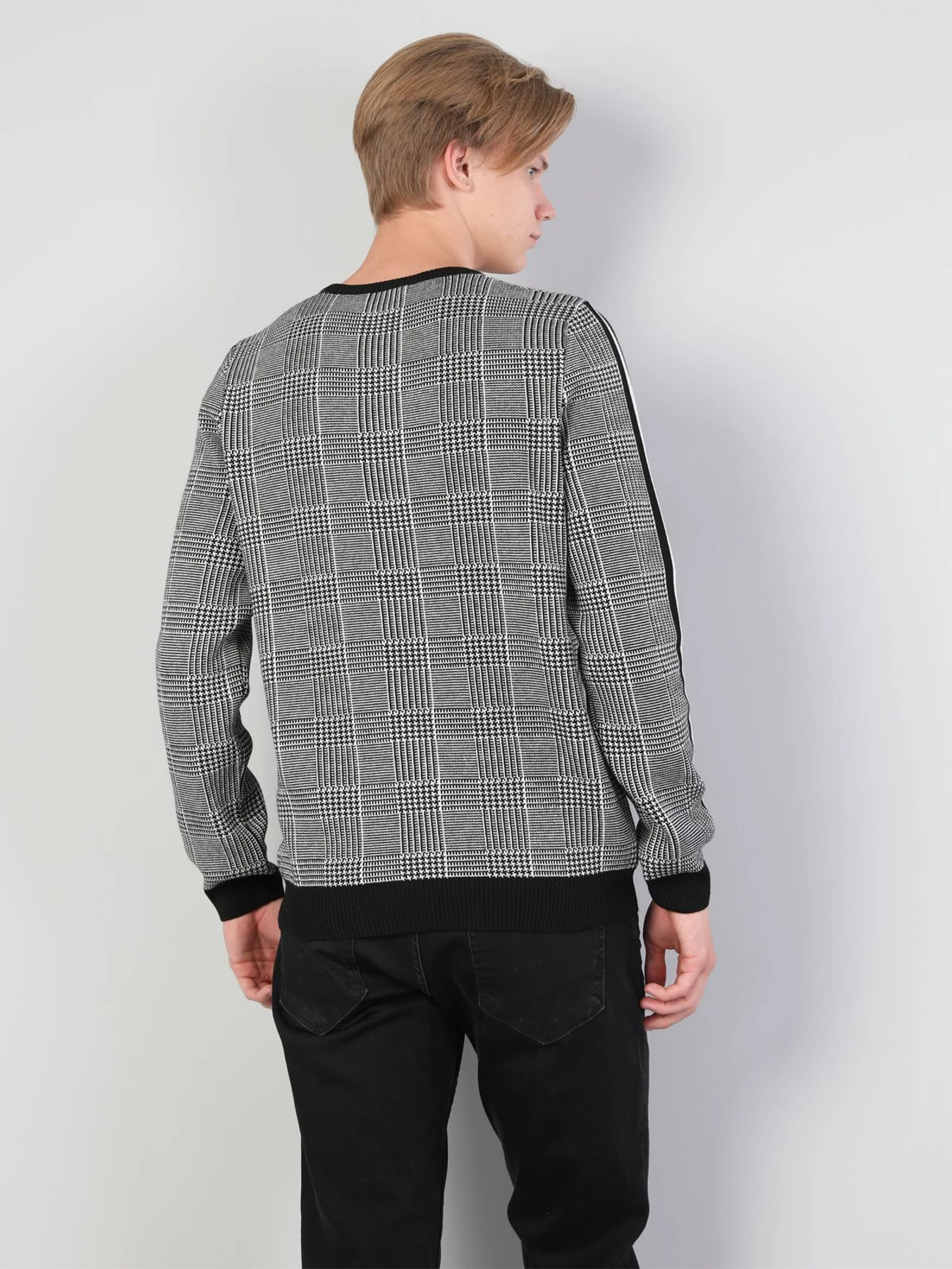 Худі та світшоти Colin’s модель CL1045876_Q1.V1_BLK Фото