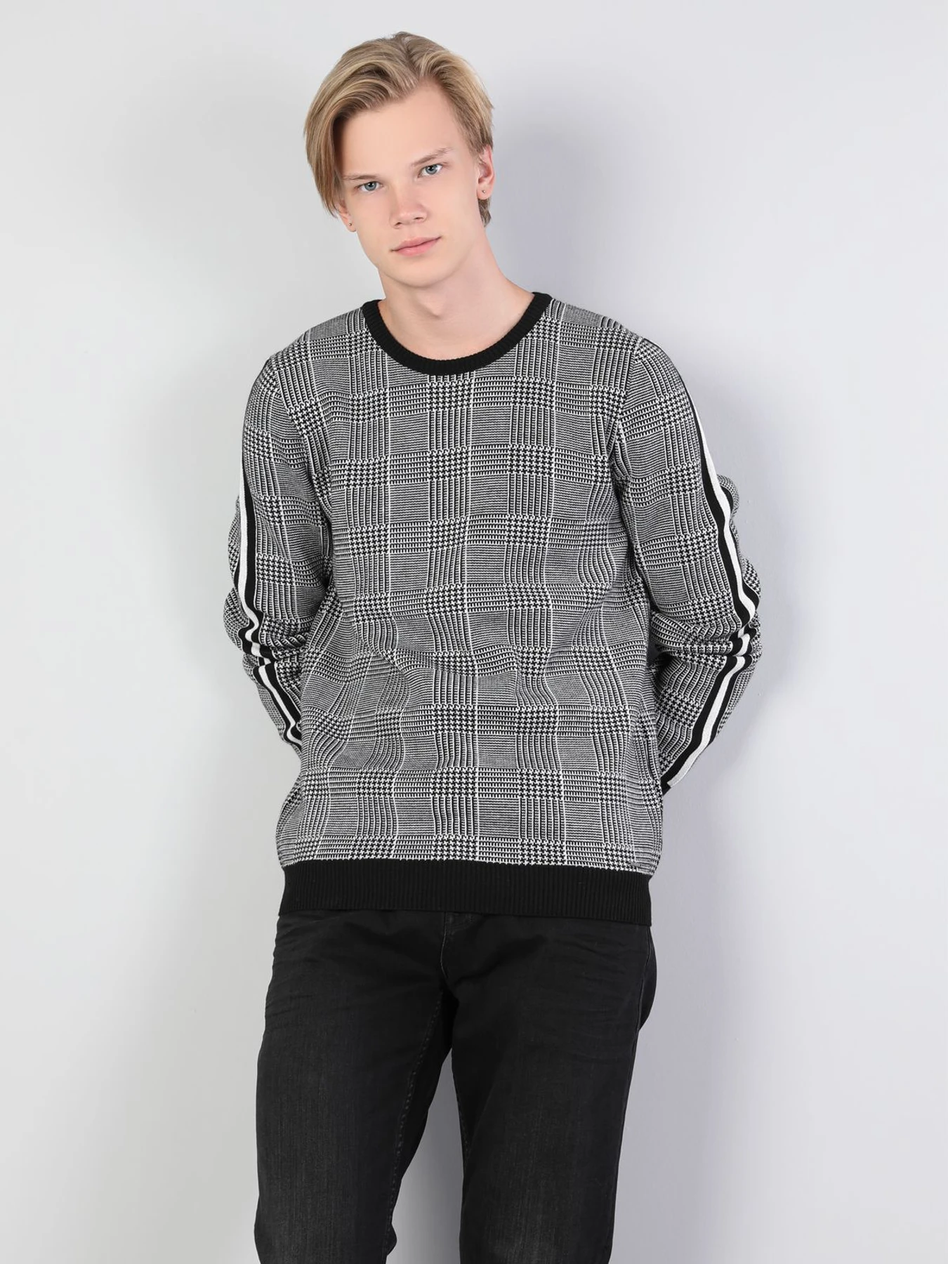 Худі та світшоти Colin’s модель CL1045876_Q1.V1_BLK Фото