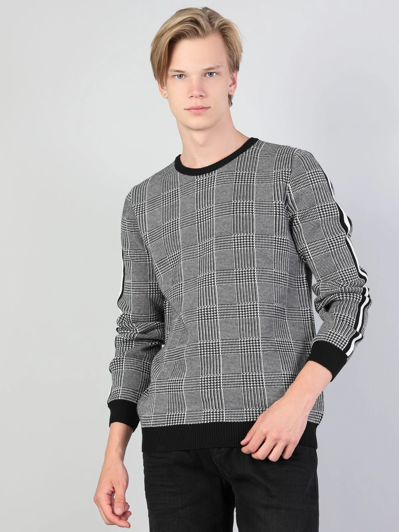 Худі та світшоти Colin’s модель CL1045876_Q1.V1_BLK Фото