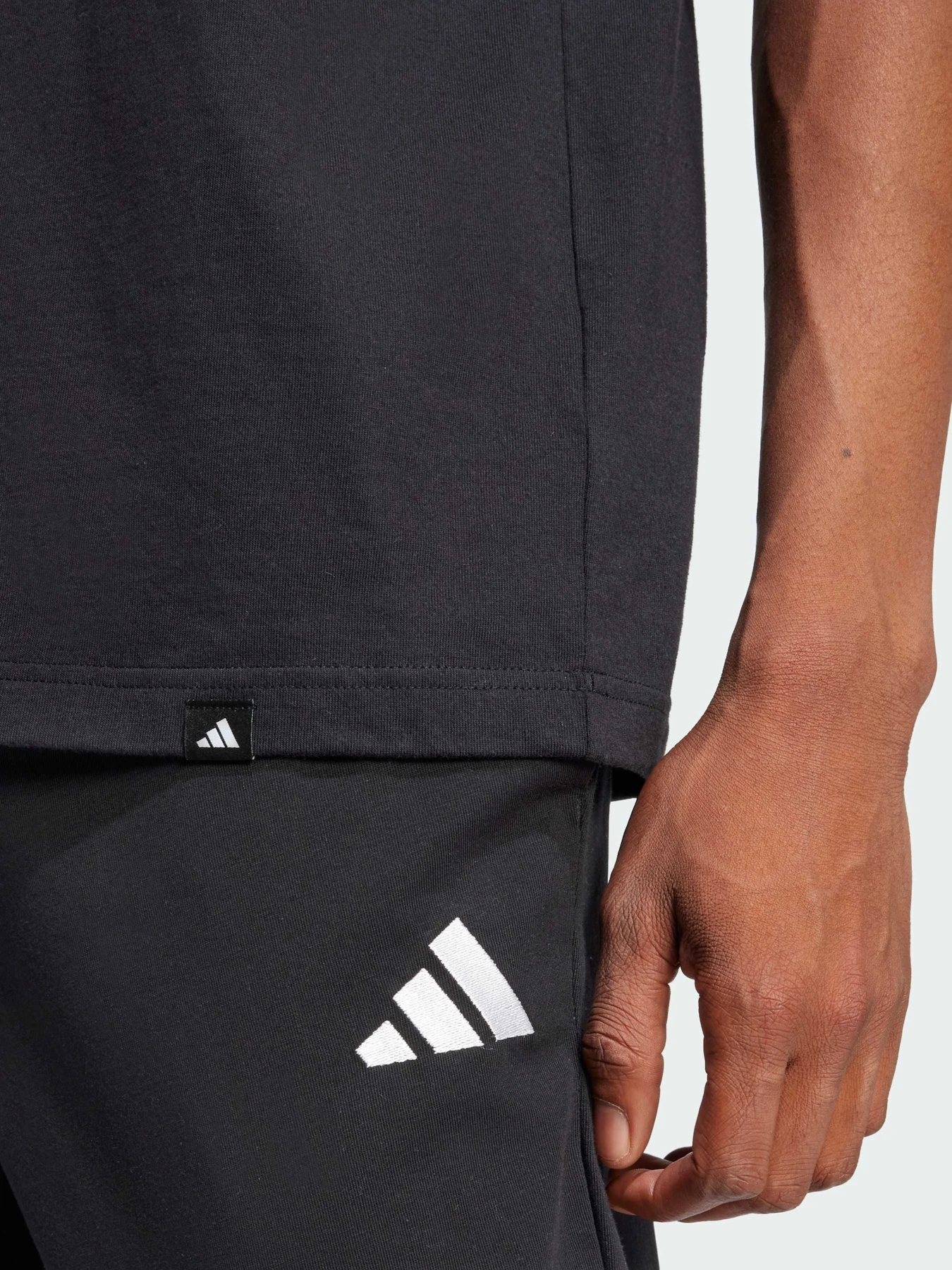 Футболки і поло Adidas модель JC5283 Футболки і поло Adidas модель JC5283 Фото