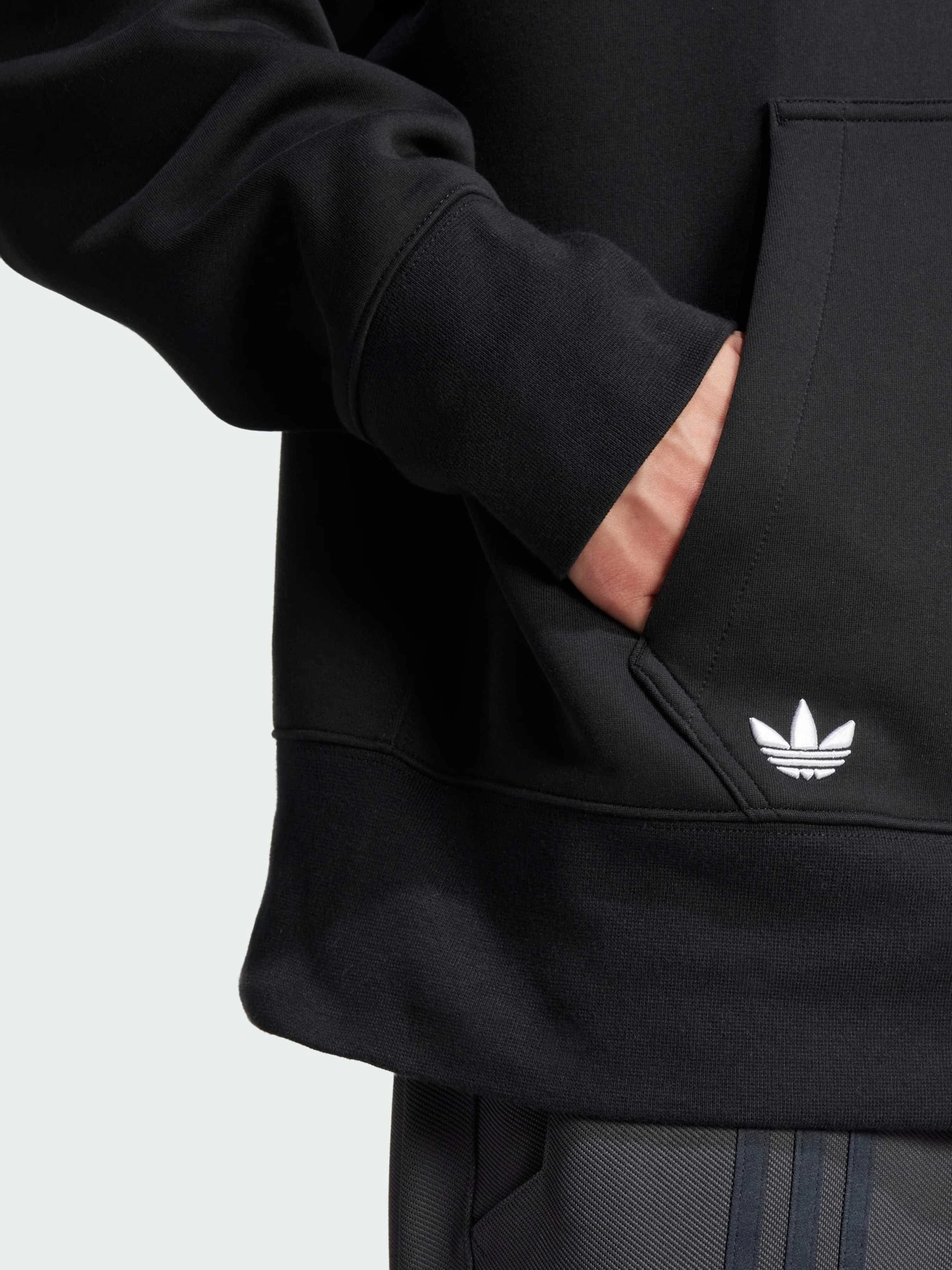 Худі та світшоти Adidas Adicolor модель JC9937 Фото