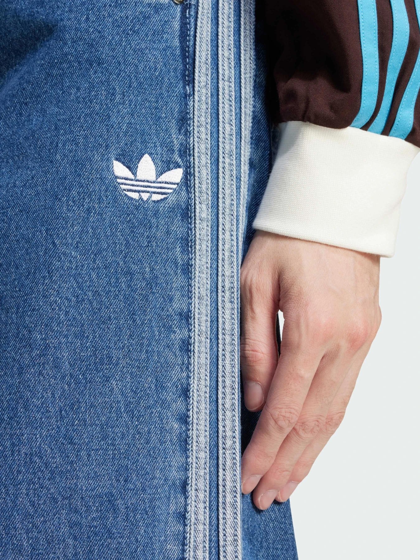 Джинсы Adidas Adicolor модель JC6234 Фото