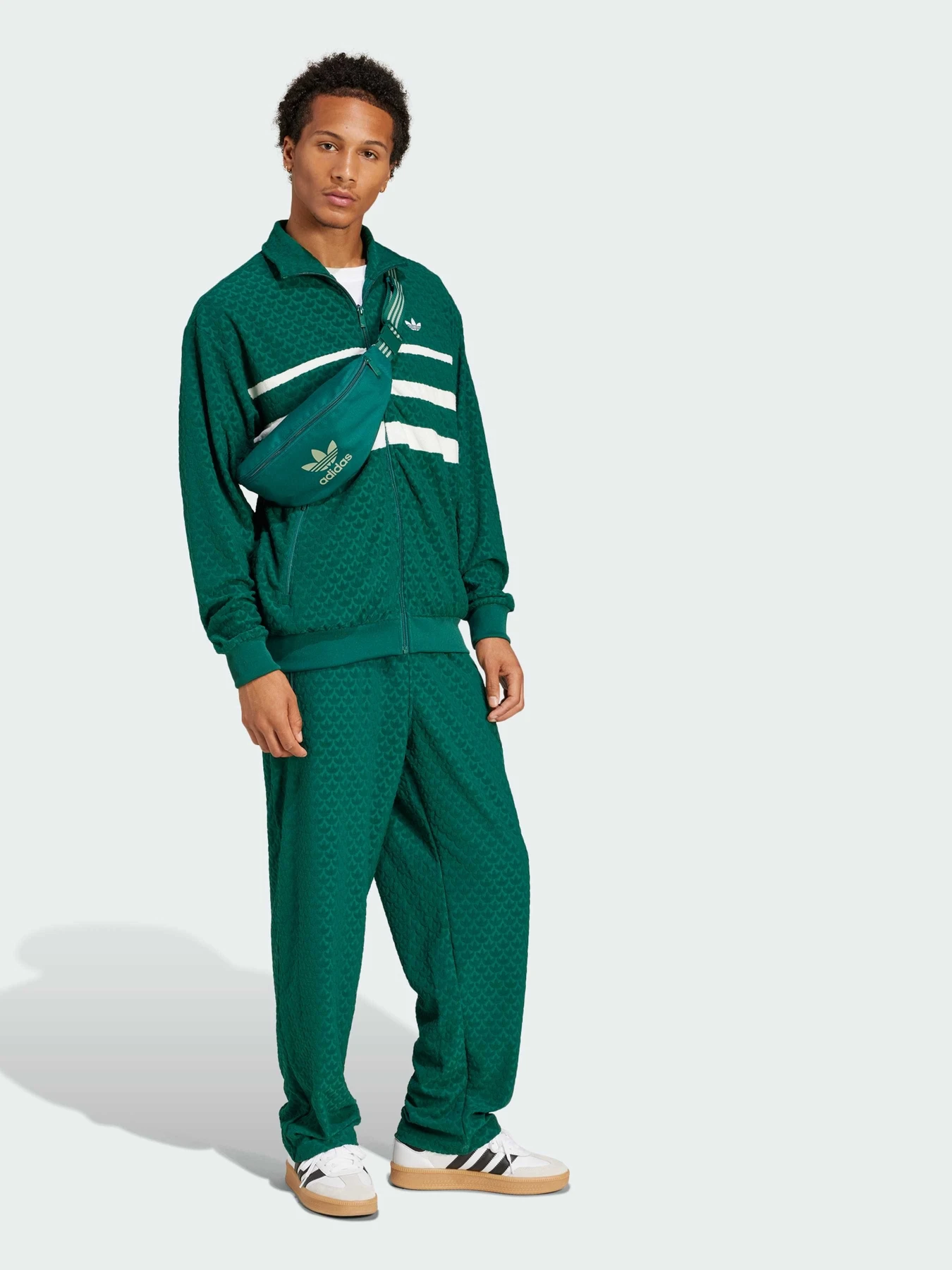 Худи и свитшоты Adidas Graphics модель JD0696 Худи и свитшоты Adidas Graphics модель JD0696 Фото
