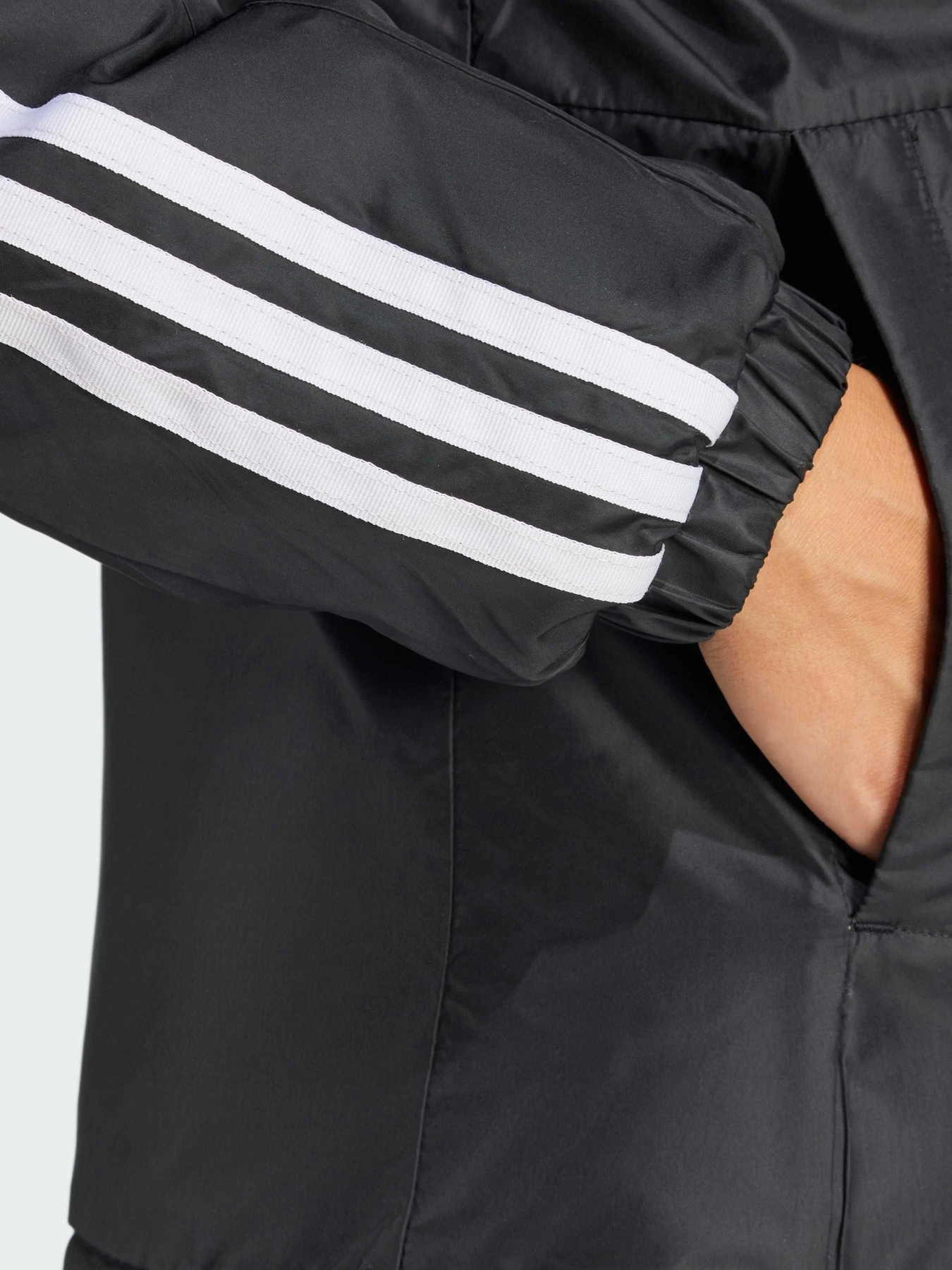 Куртки та дублянки Adidas модель JD1025 Фото