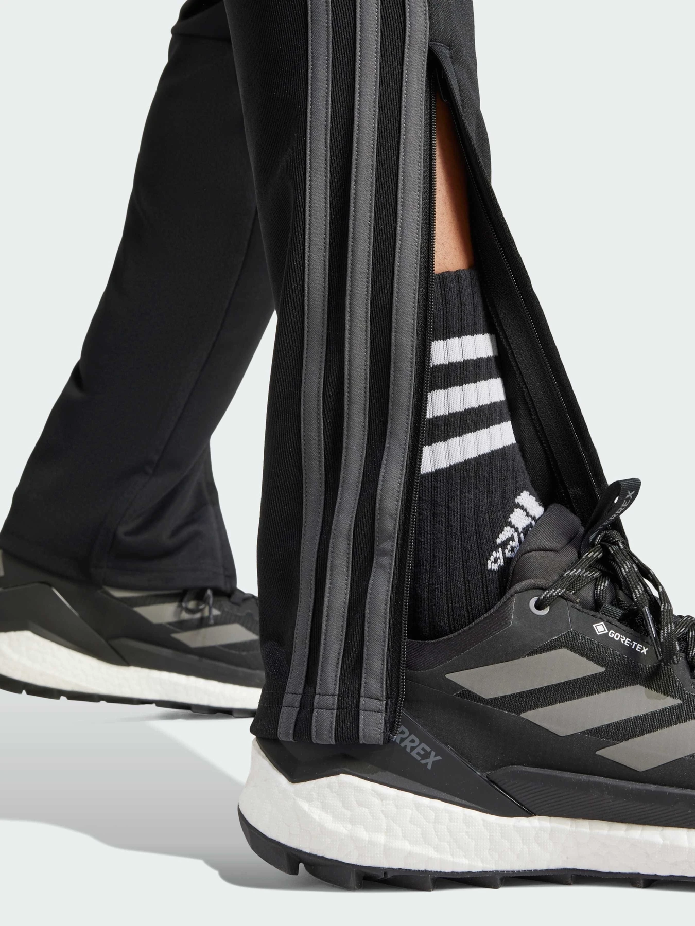 Брюки Adidas 3 Stripes модель IR9735 Фото
