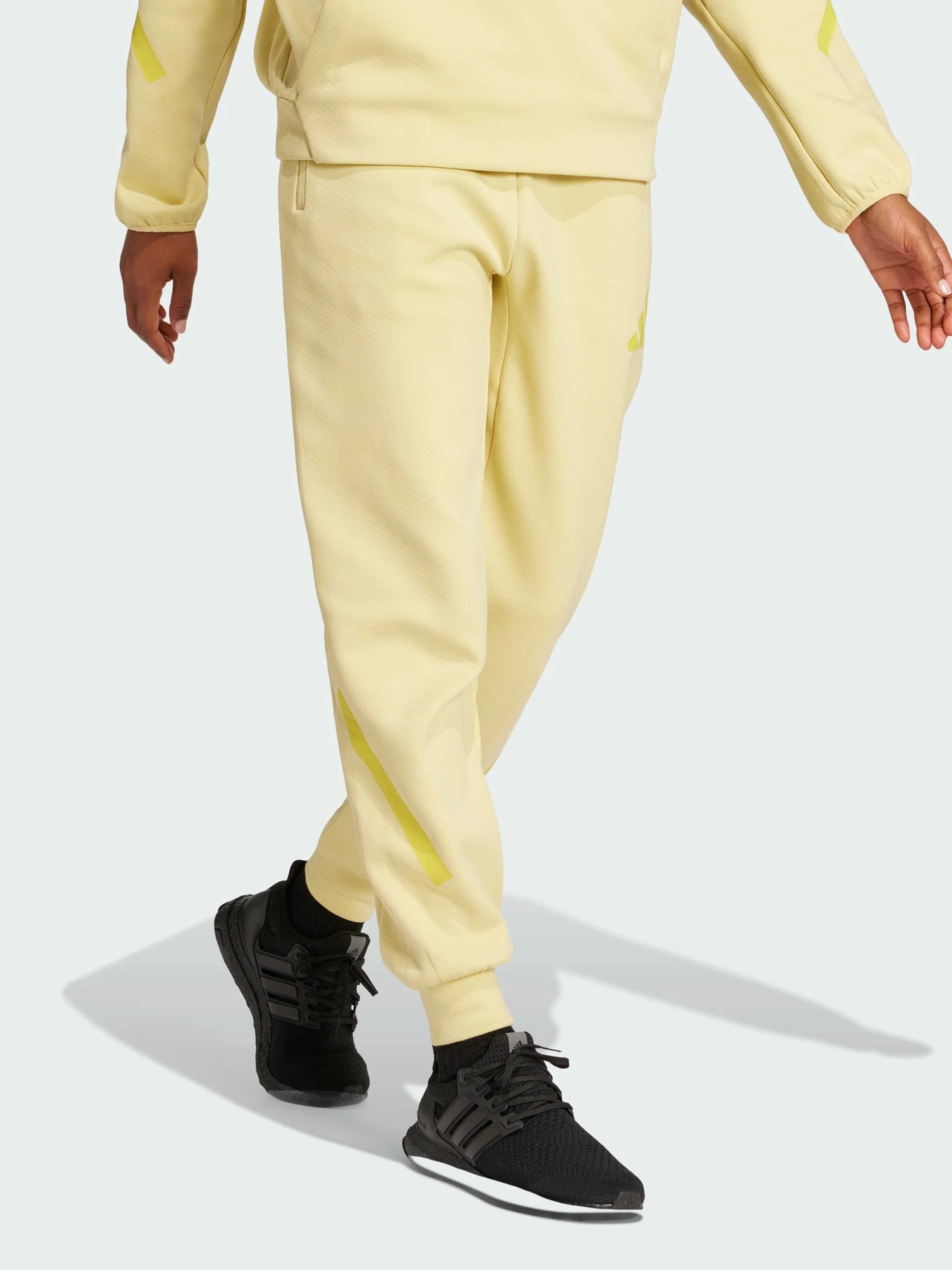 Штани Adidas ZNE модель JJ4770 Штани Adidas ZNE модель JJ4770 Фото
