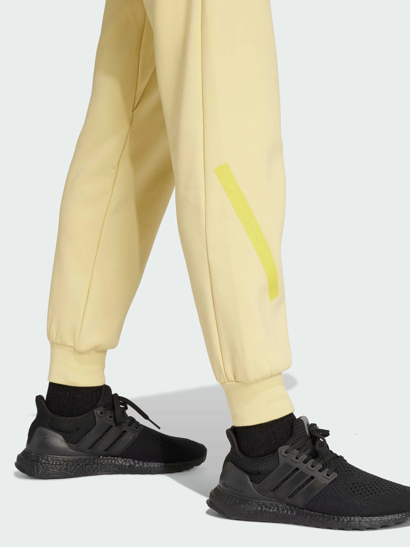 Штани Adidas ZNE модель JJ4770 Штани Adidas ZNE модель JJ4770 Фото