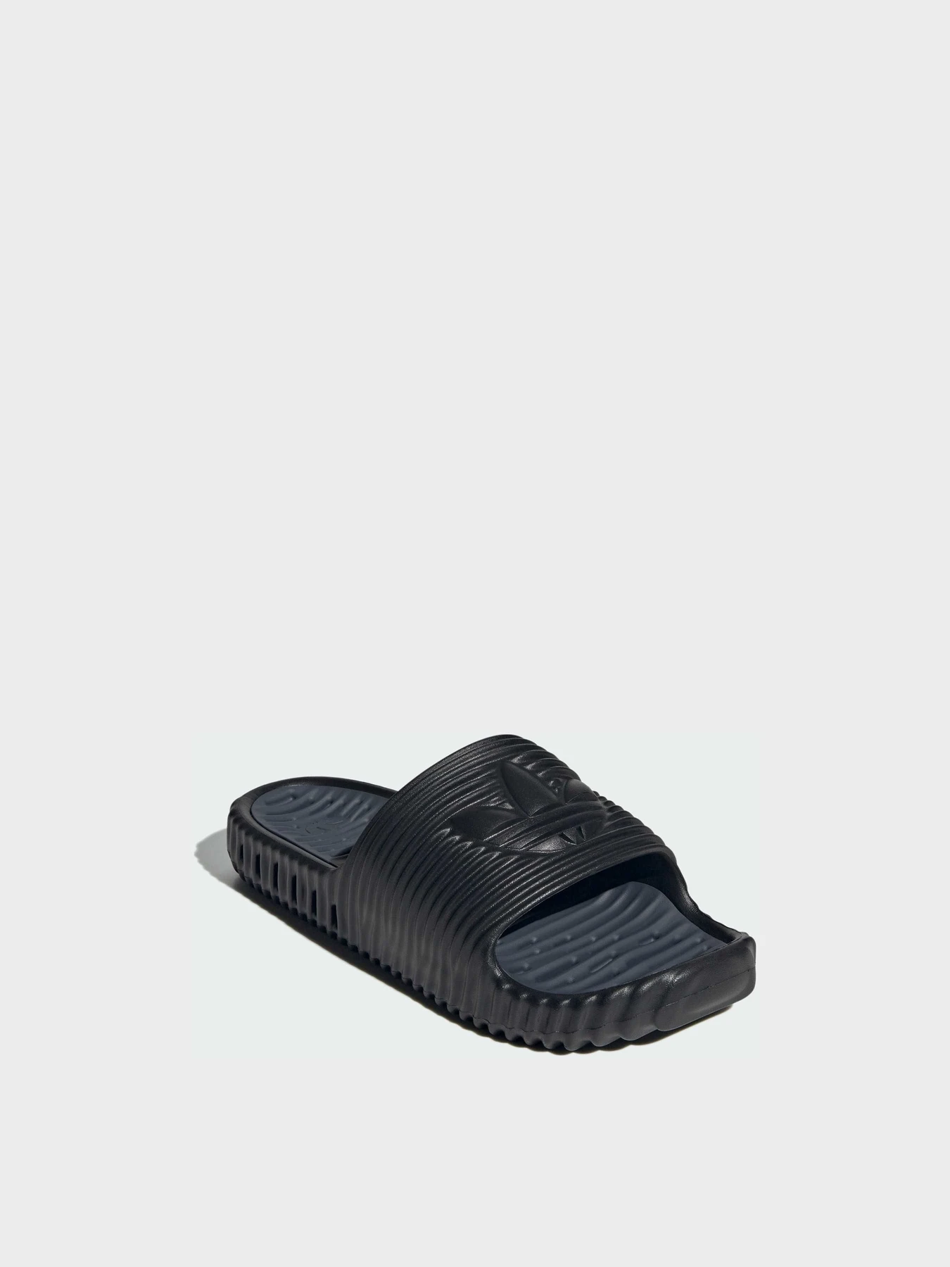 Шлёпанцы Adidas Adilette модель IH6159 Шлёпанцы Adidas Adilette модель IH6159 Фото