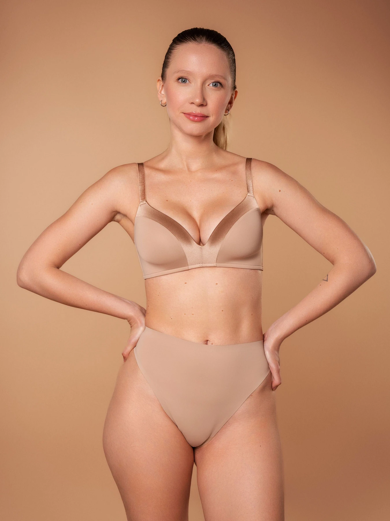 Нижня білизна Brabrabra модель SLZ24201215_Nude Нижня білизна Brabrabra модель SLZ24201215_Nude Фото