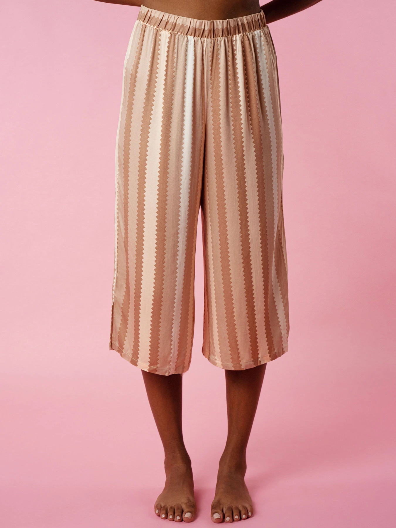 Одежда для дома и сна Brabrabra модель HOM2212010_Striped-Print Фото