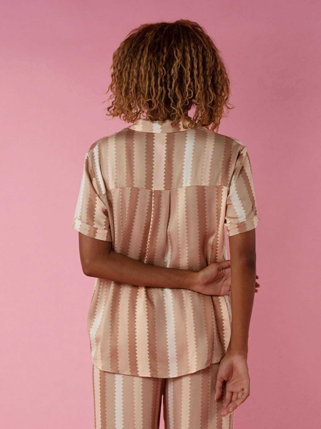 Одяг для дому та сну Brabrabra модель HOM2212104_Striped-Print Фото