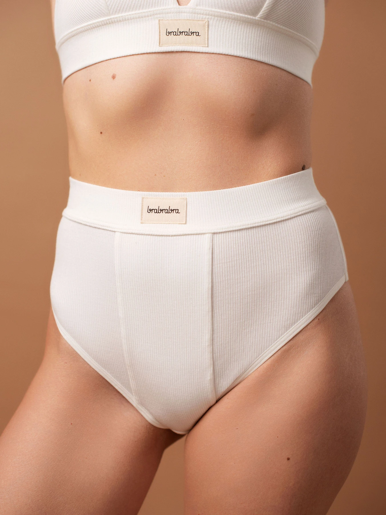 Нижнее белье Brabrabra модель SLZ25302021_Ivory Нижнее белье Brabrabra модель SLZ25302021_Ivory Фото