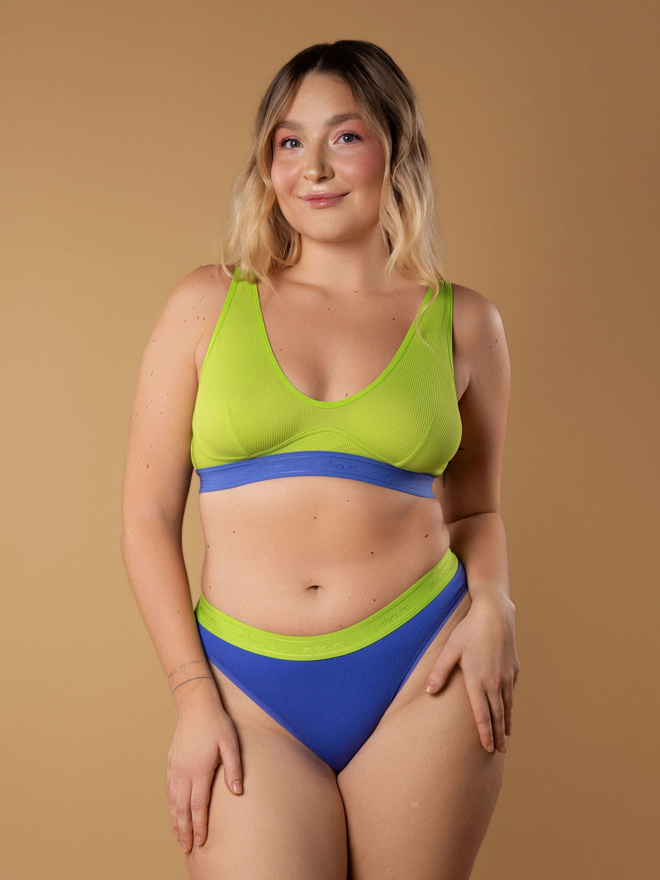 Нижнее белье Brabrabra модель SLZ27002028_2_cornflower.coral Нижнее белье Brabrabra модель SLZ27002028_2_cornflower.coral Фото