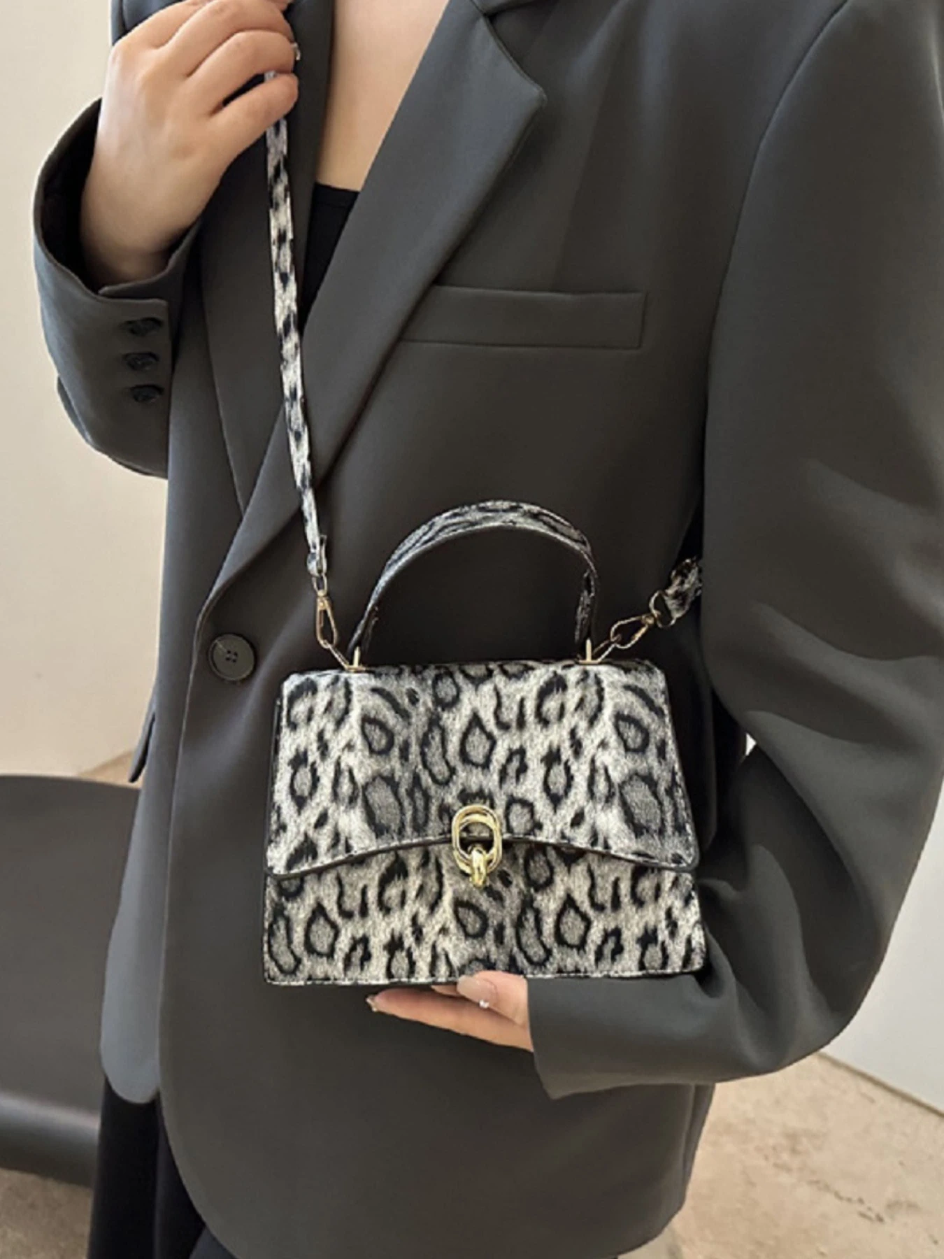 Сумки RoyalBag модель P1-369-9075LG Фото