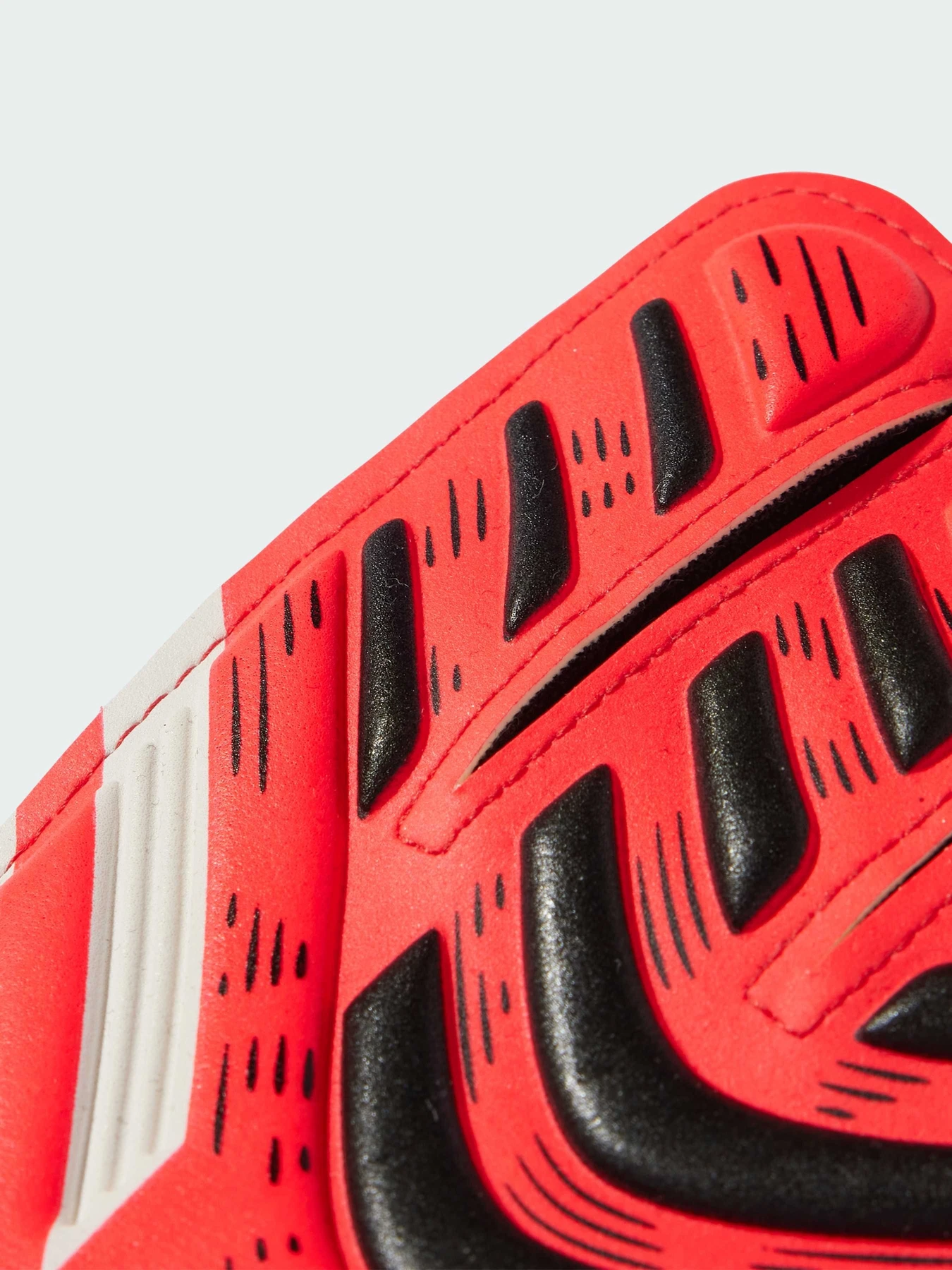 Перчатки для спорта Adidas модель JH3811 Перчатки для спорта Adidas модель JH3811 Фото