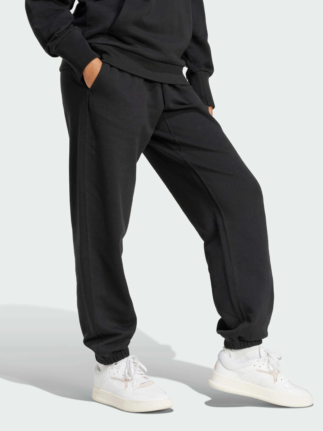 Штани Adidas модель IX3810 Штани Adidas модель IX3810 Фото