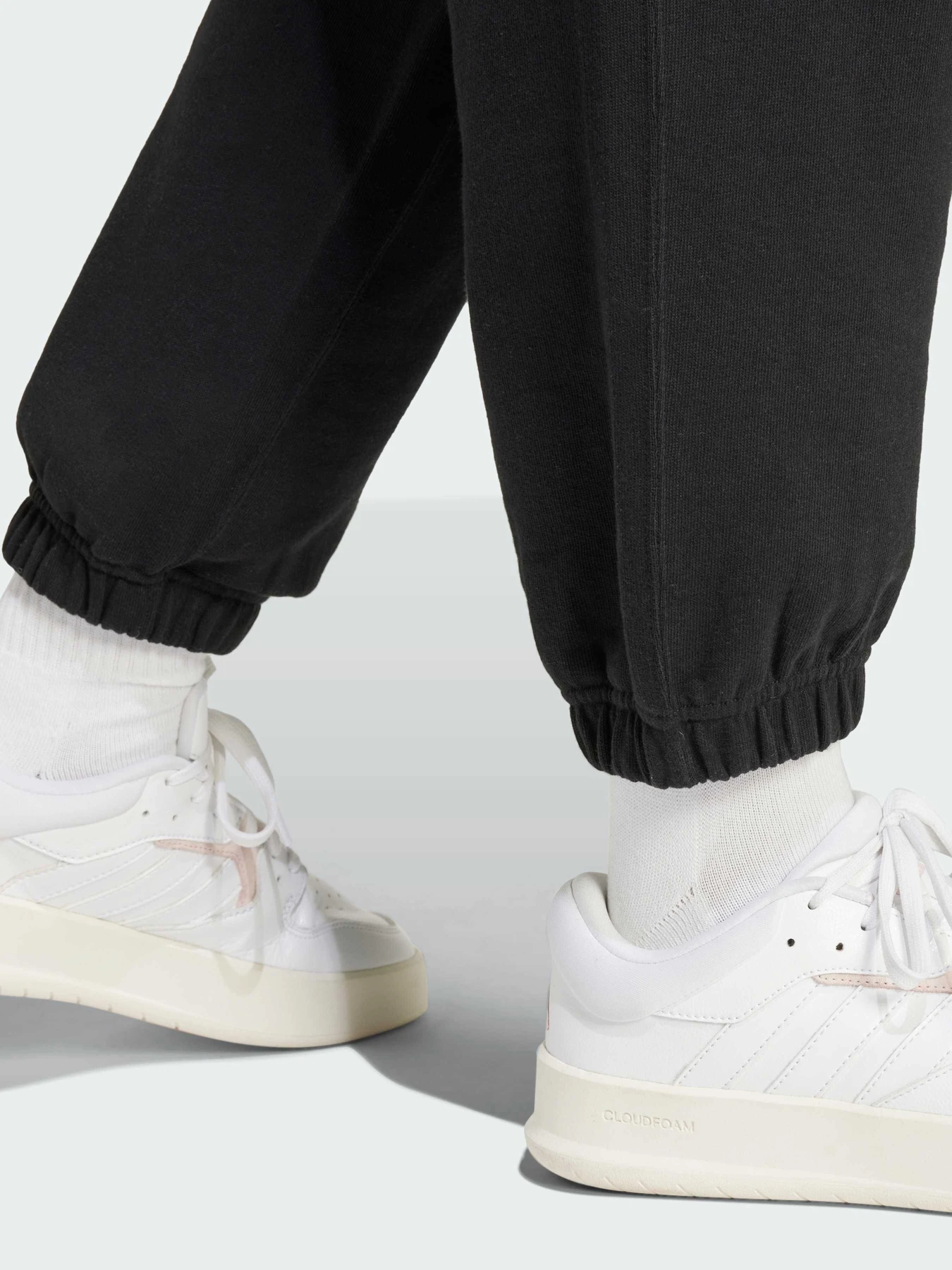 Штани Adidas модель IX3810 Штани Adidas модель IX3810 Фото