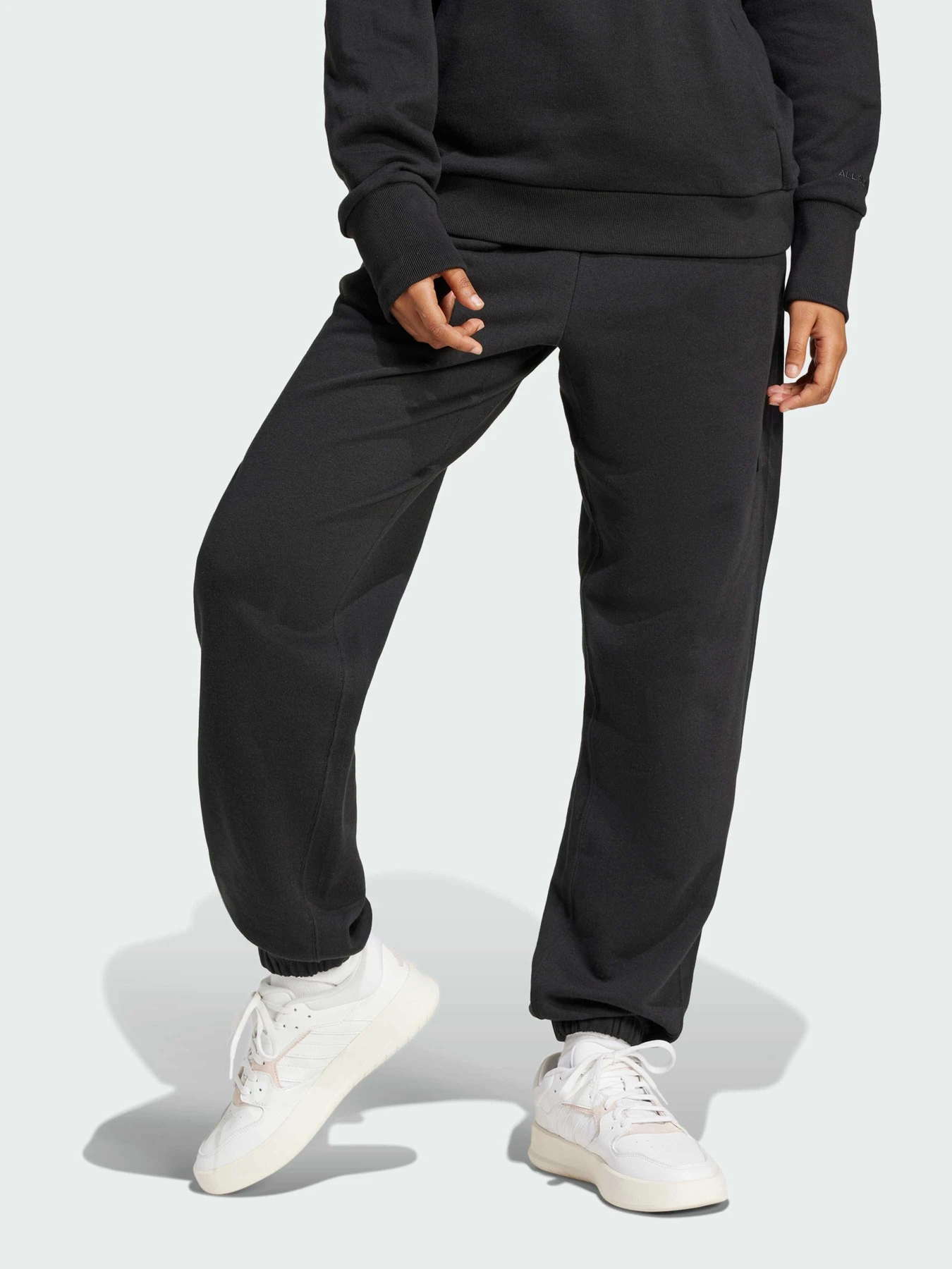 Штани Adidas модель IX3810 Штани Adidas модель IX3810 Фото