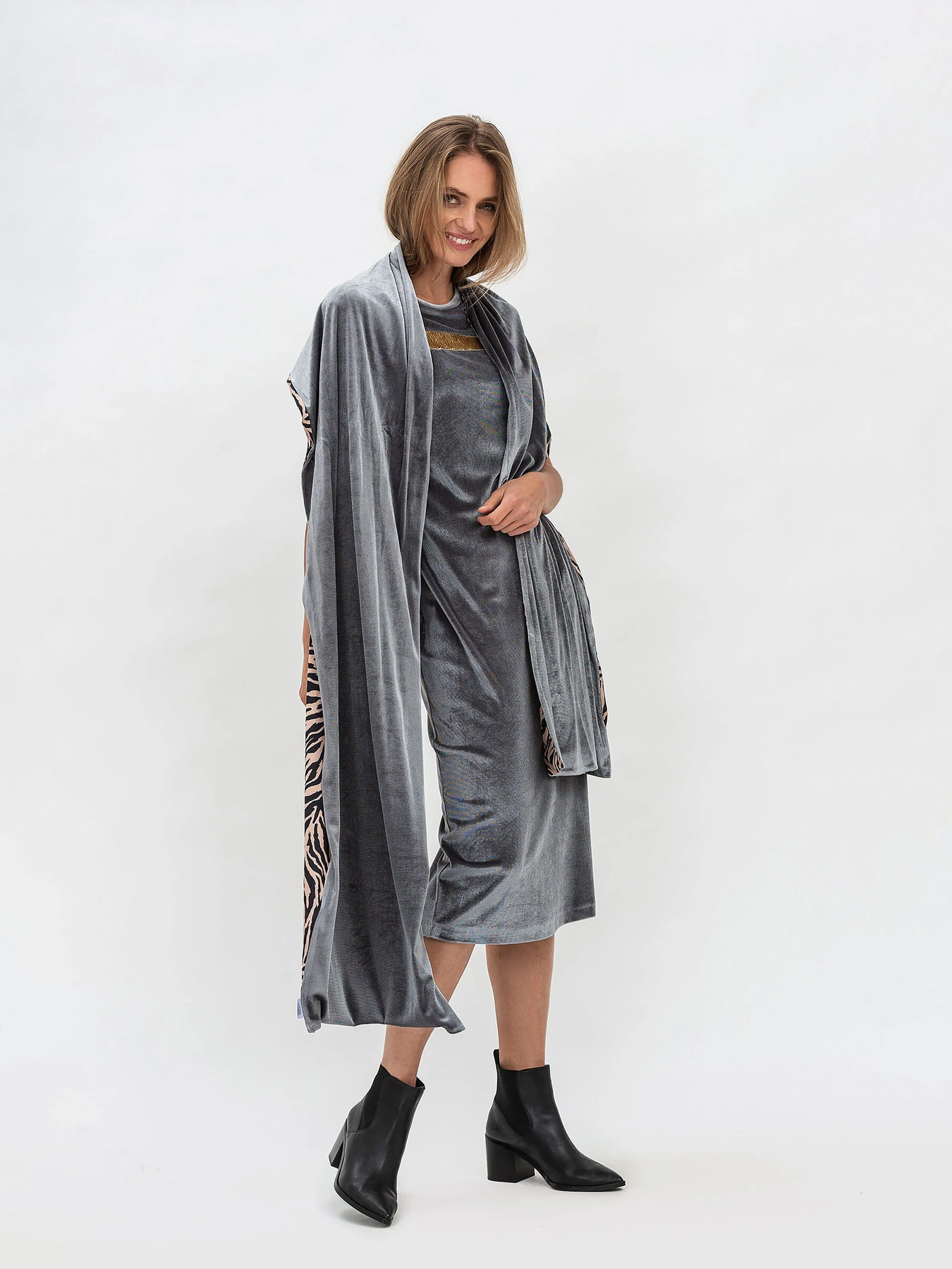 Платья Lesia модель GreyLoyan4WMNSDRSSLS Фото