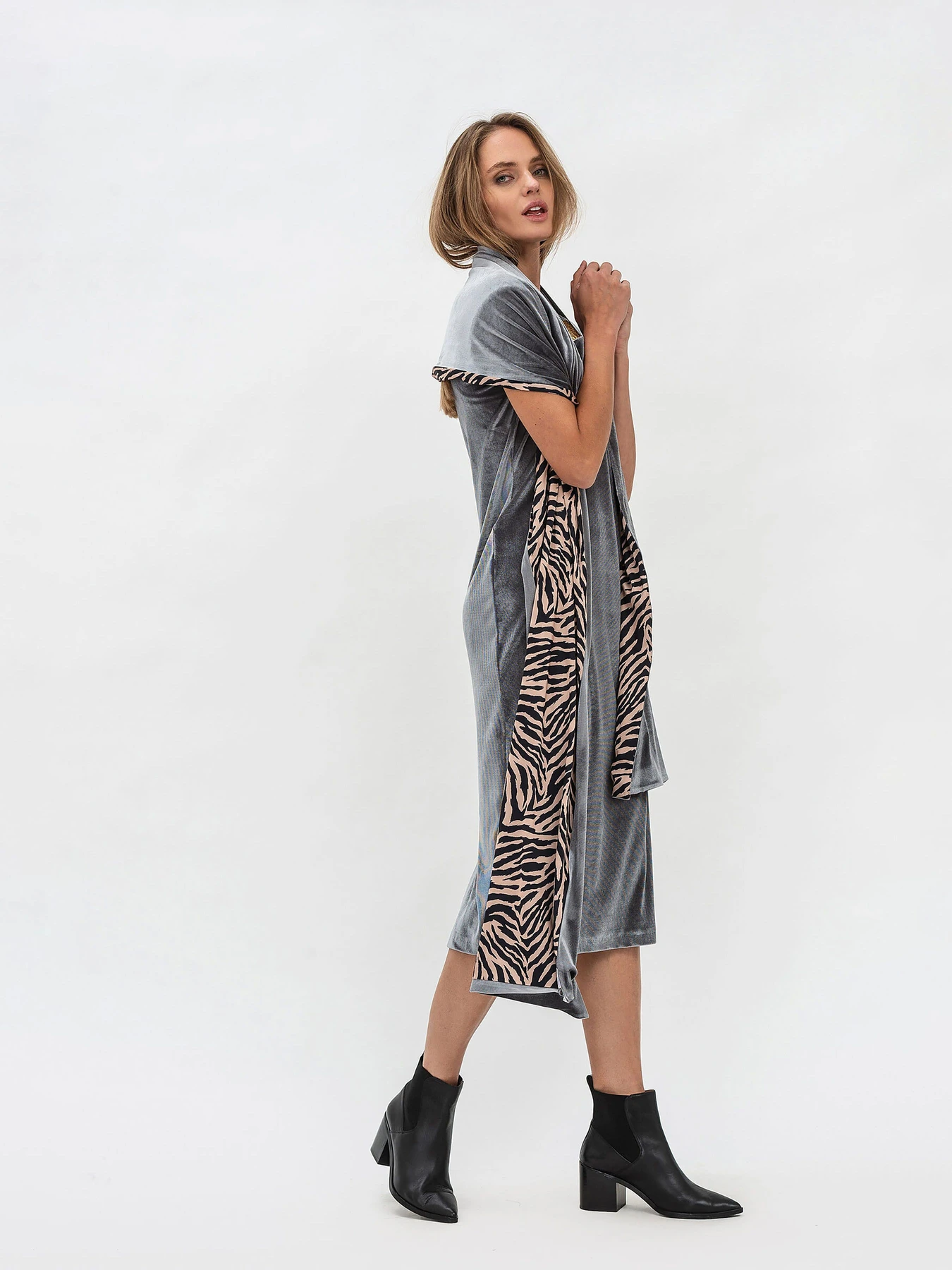 Платья Lesia модель GreyLoyan4WMNSDRSSLS Фото