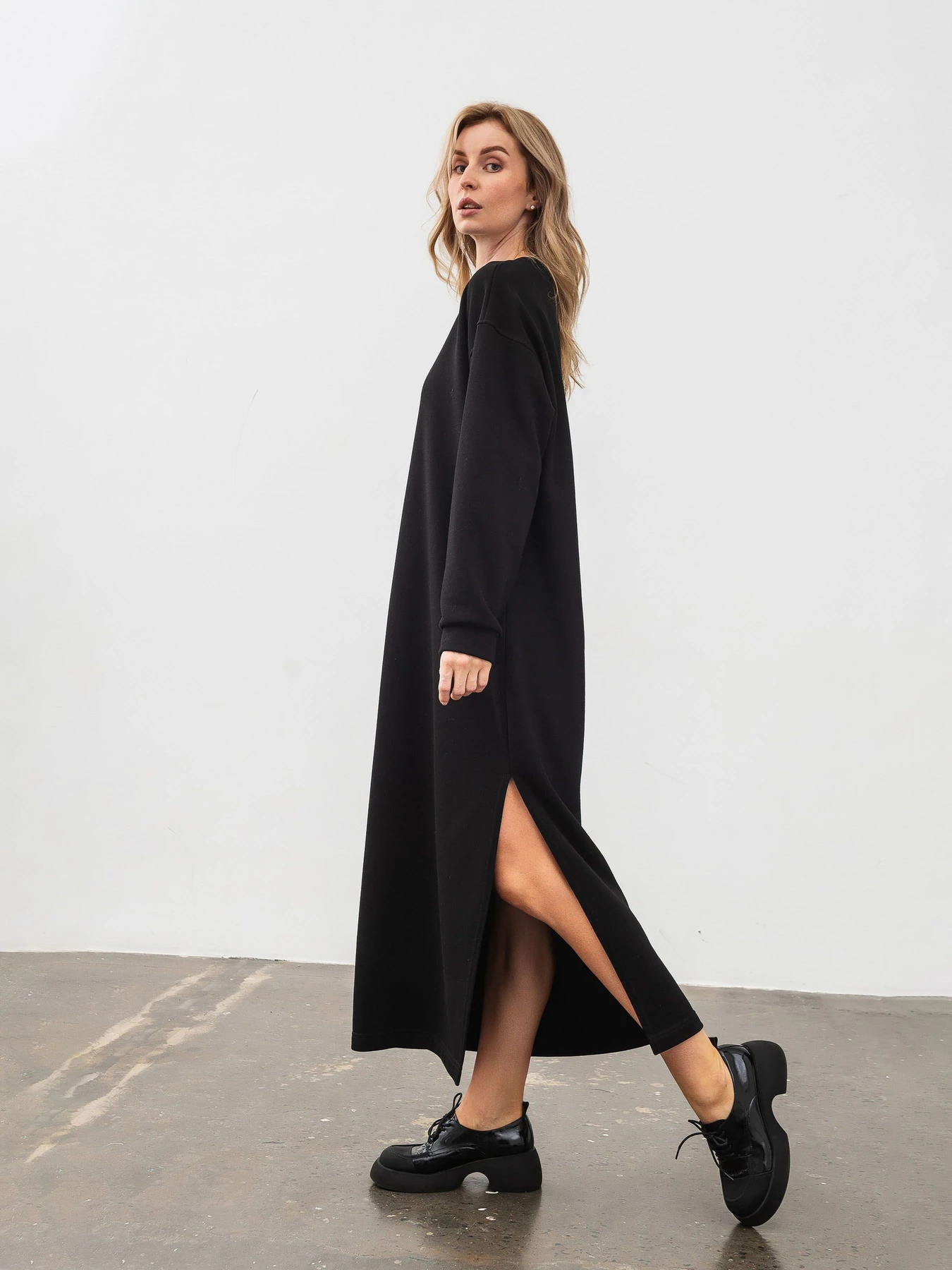 Платья Lesia модель BelaraBlackWMNSDRSSLS Платья Lesia модель BelaraBlackWMNSDRSSLS Фото