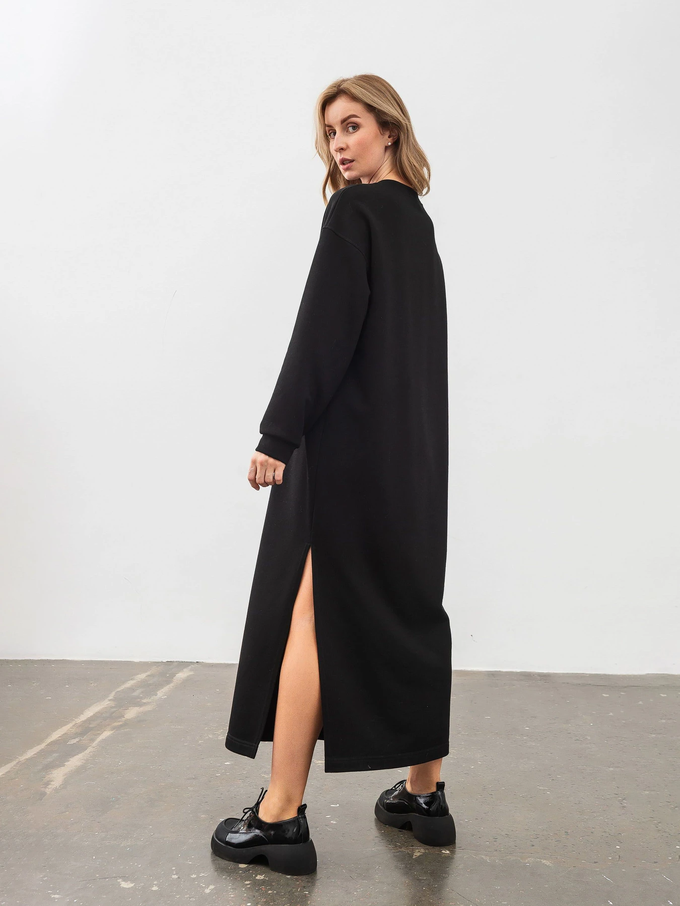 Платья Lesia модель BelaraBlackWMNSDRSSLS Платья Lesia модель BelaraBlackWMNSDRSSLS Фото