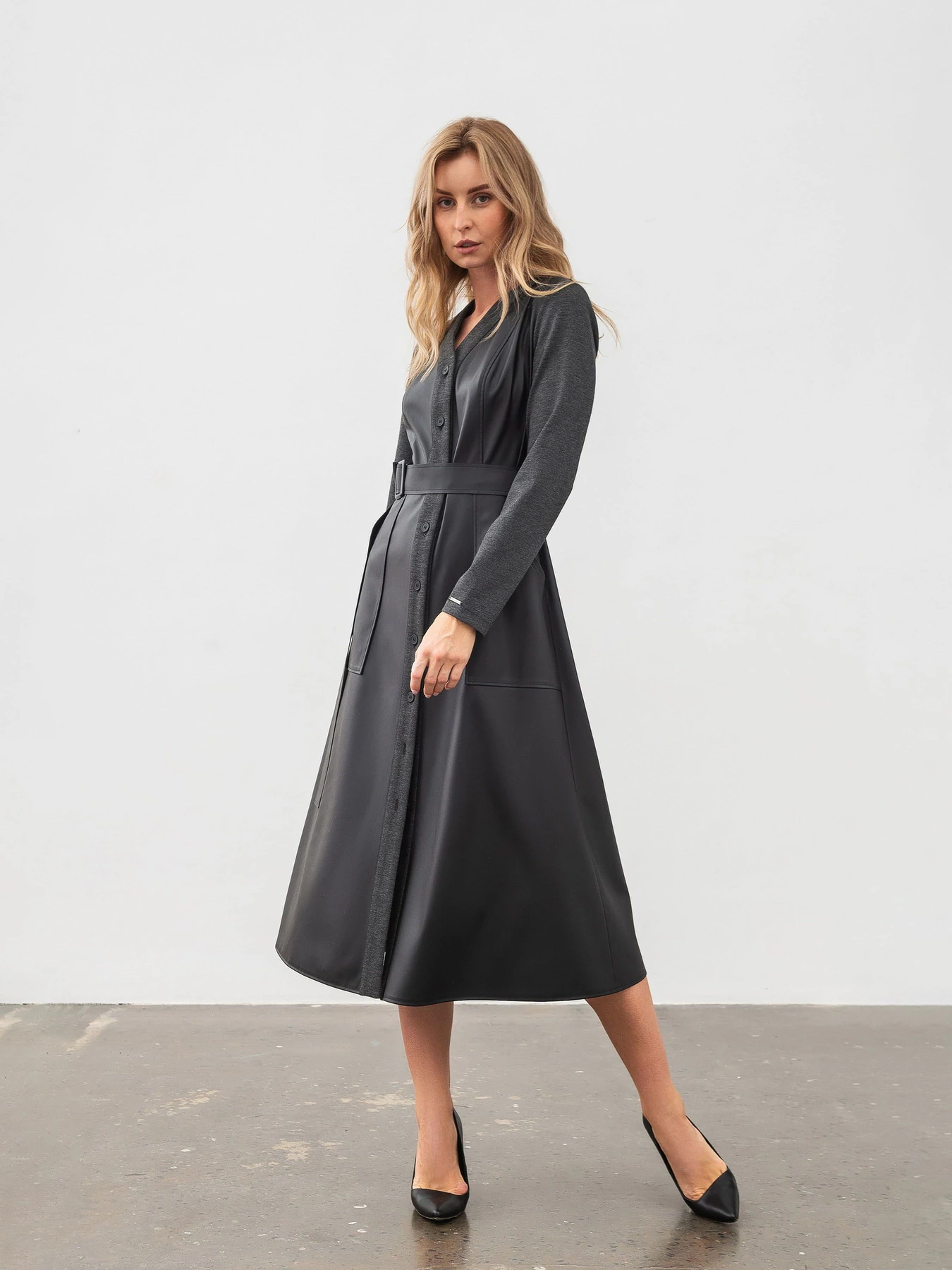 Платья Lesia модель YagliyaBlackWMNSDRSSLS Фото