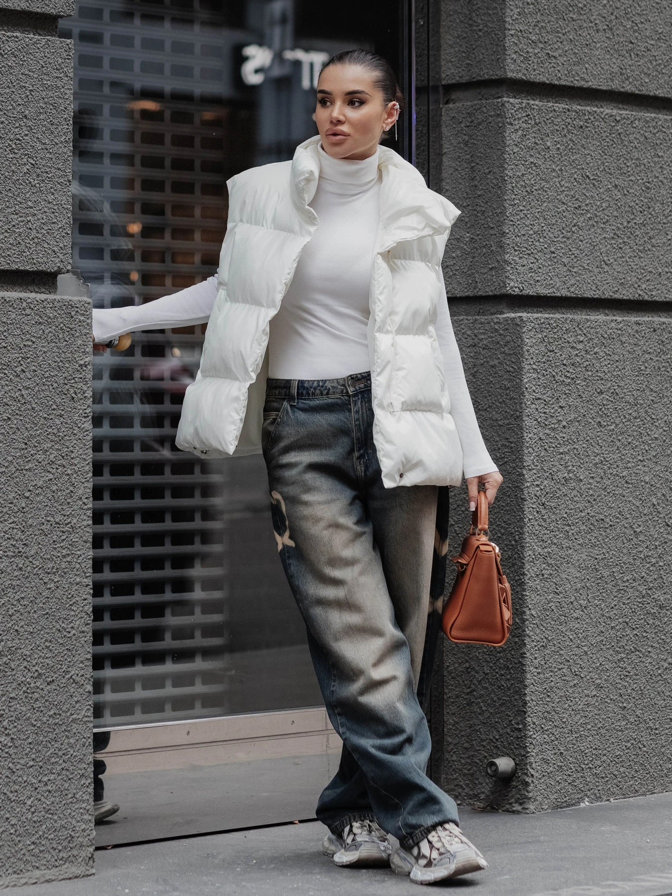Куртки та дублянки Jadone Fashion модель Zhylet_Soft_bilyy Фото