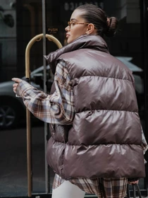 Куртки и дубленки Jadone Fashion модель Zhylet_Soft_chokol Фото