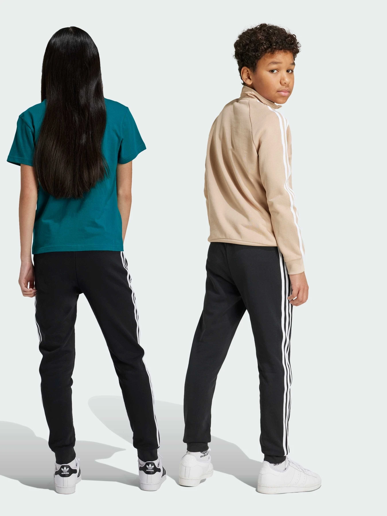 Брюки Adidas Adicolor модель IY7484 Брюки Adidas Adicolor модель IY7484 Фото