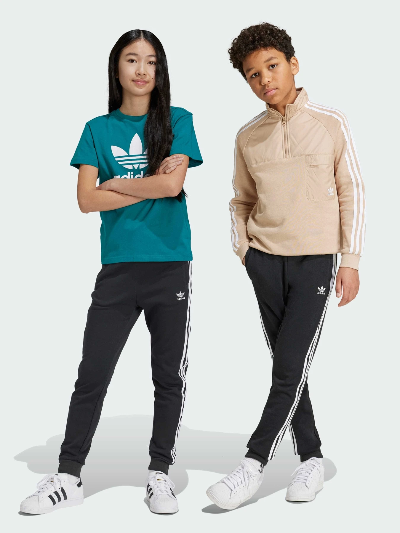 Брюки Adidas Adicolor модель IY7484 Брюки Adidas Adicolor модель IY7484 Фото