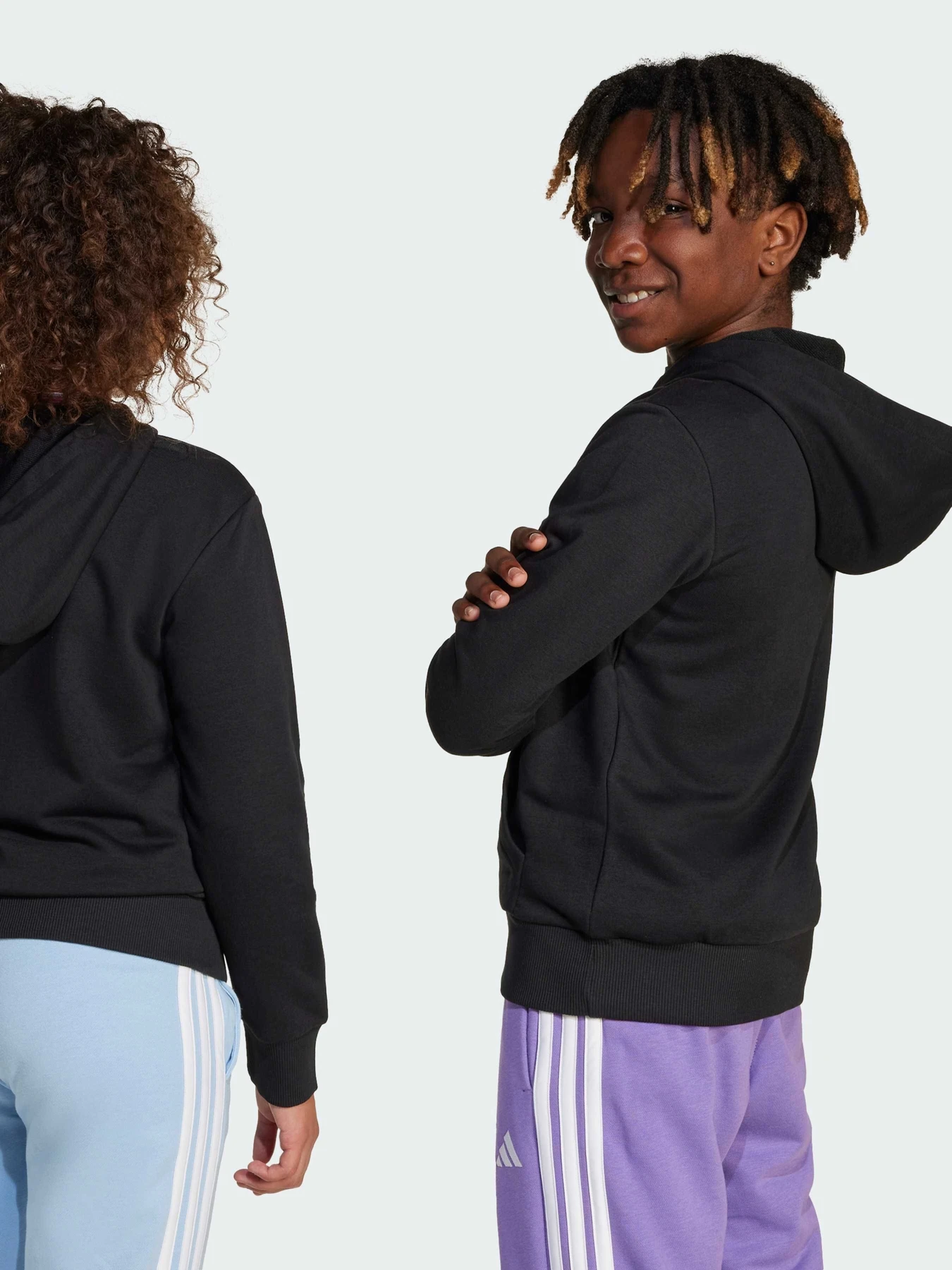 Худи и свитшоты Adidas модель JC9667 Худи и свитшоты Adidas модель JC9667 Фото