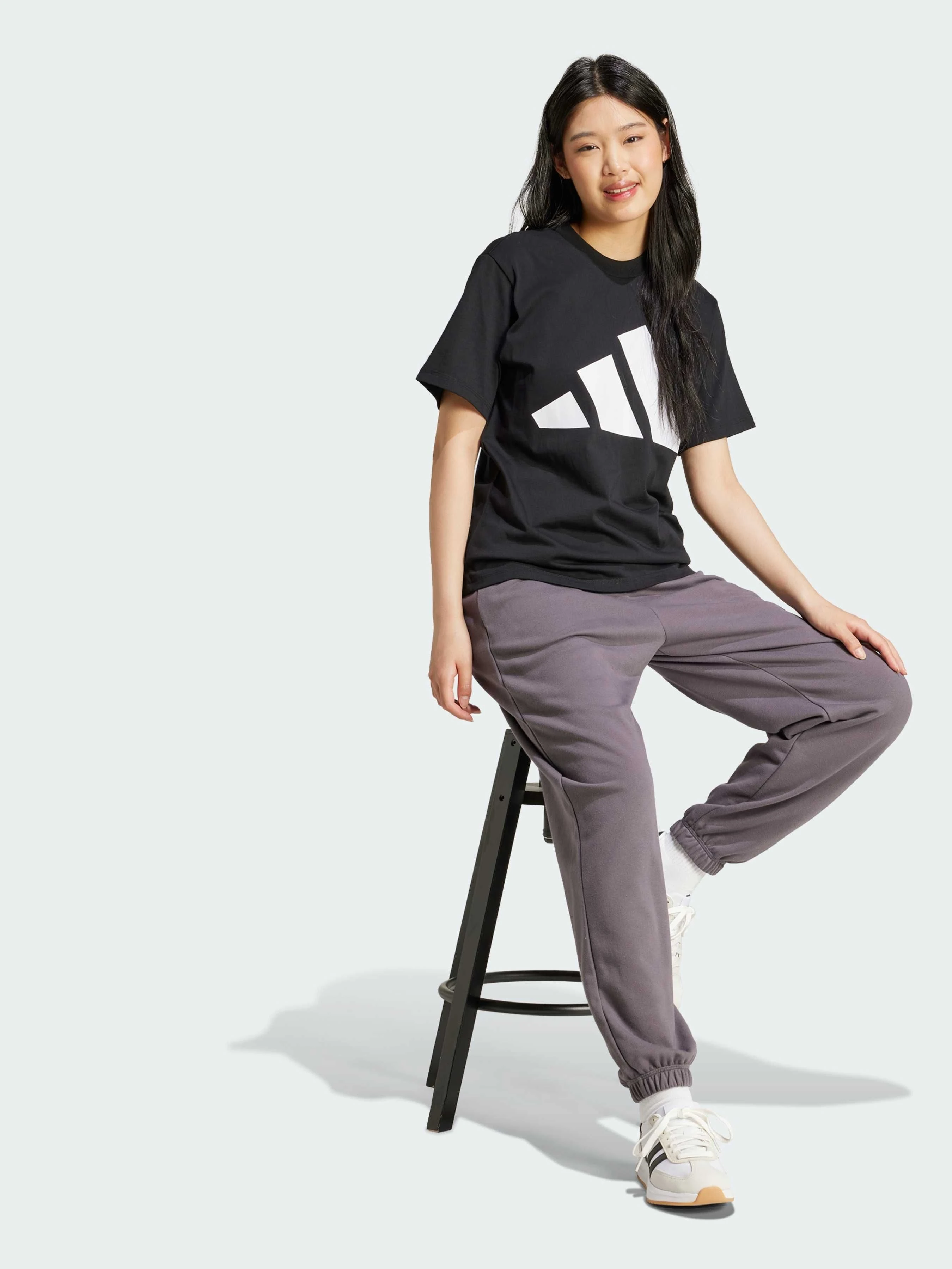 Бавовняна Жіноча Футболка adidas фото 3