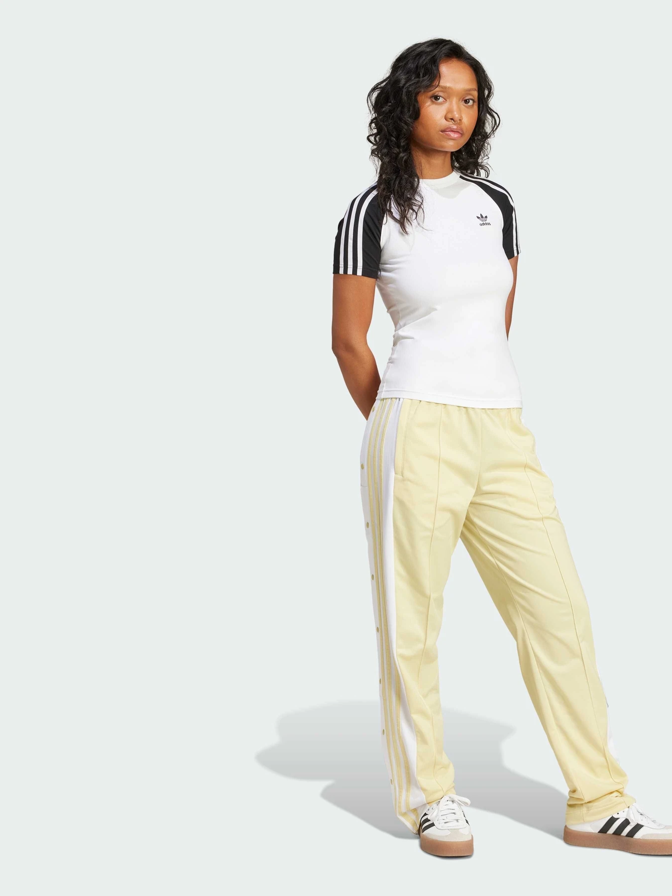 Футболки і поло Adidas Adicolor модель JD0834 Футболки і поло Adidas Adicolor модель JD0834 Фото