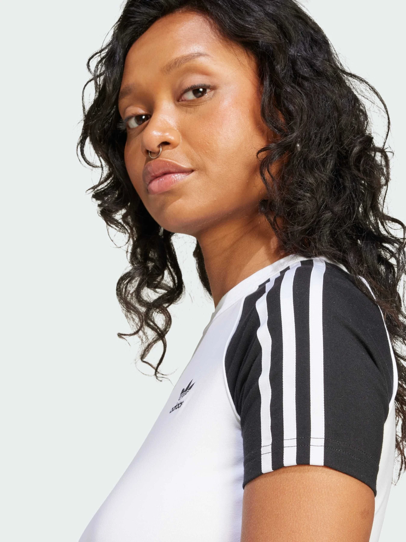 Футболки і поло Adidas Adicolor модель JD0834 Футболки і поло Adidas Adicolor модель JD0834 Фото
