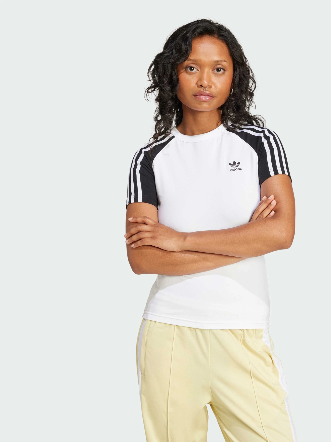 Футболки і поло Adidas Adicolor модель JD0834 Футболки і поло Adidas Adicolor модель JD0834 Фото