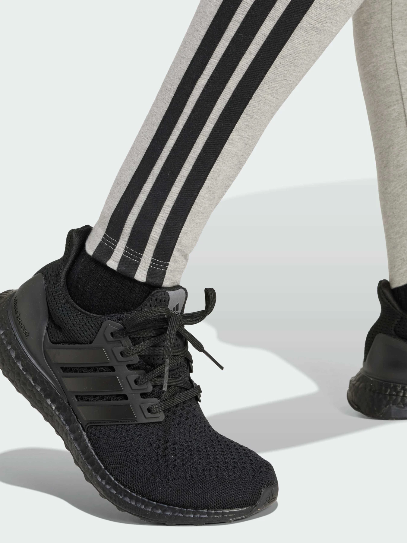 Брюки Adidas модель JE0068 Брюки Adidas модель JE0068 Фото