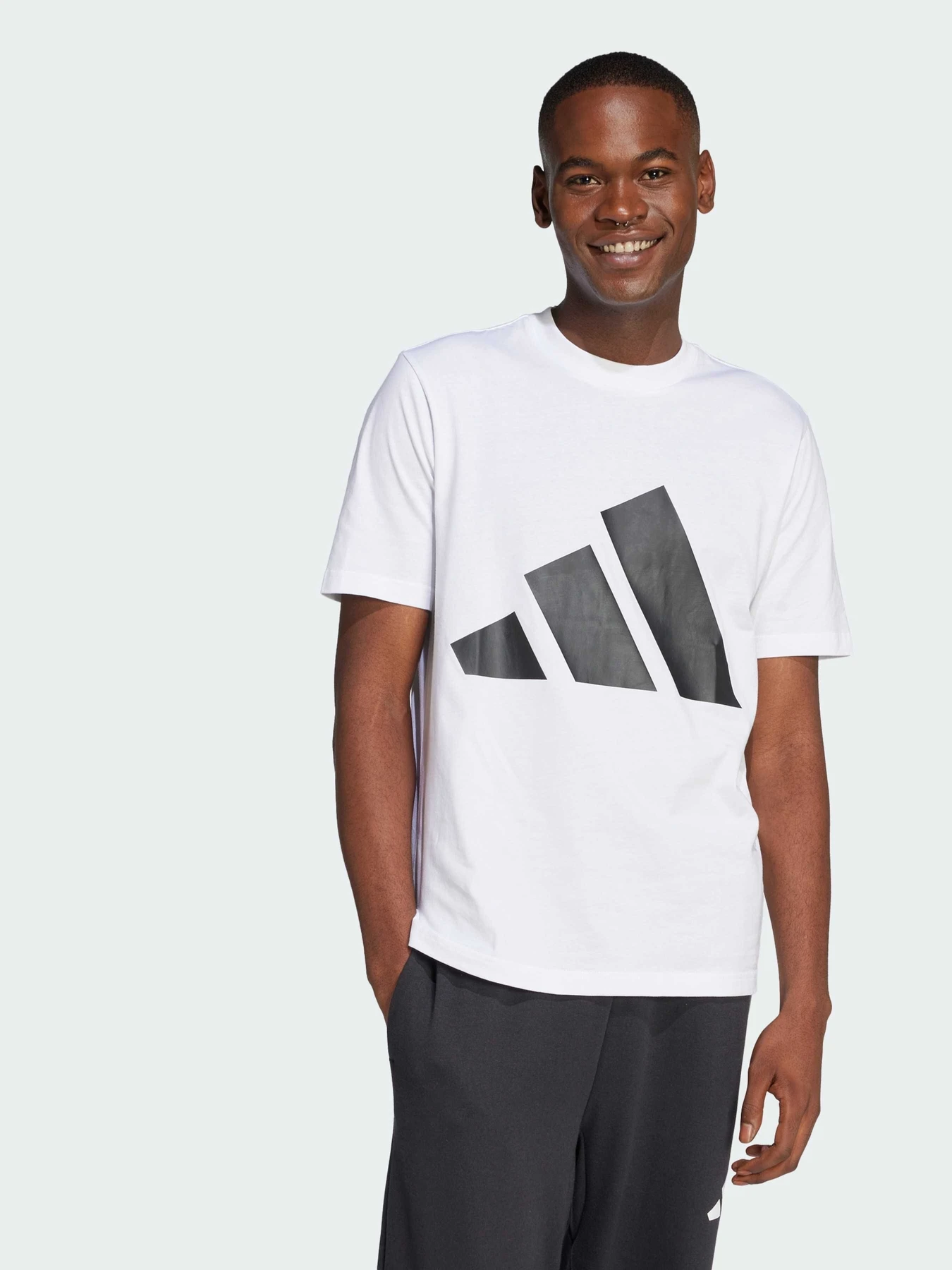 Футболки і поло Adidas модель JE8943 Футболки і поло Adidas модель JE8943 Фото