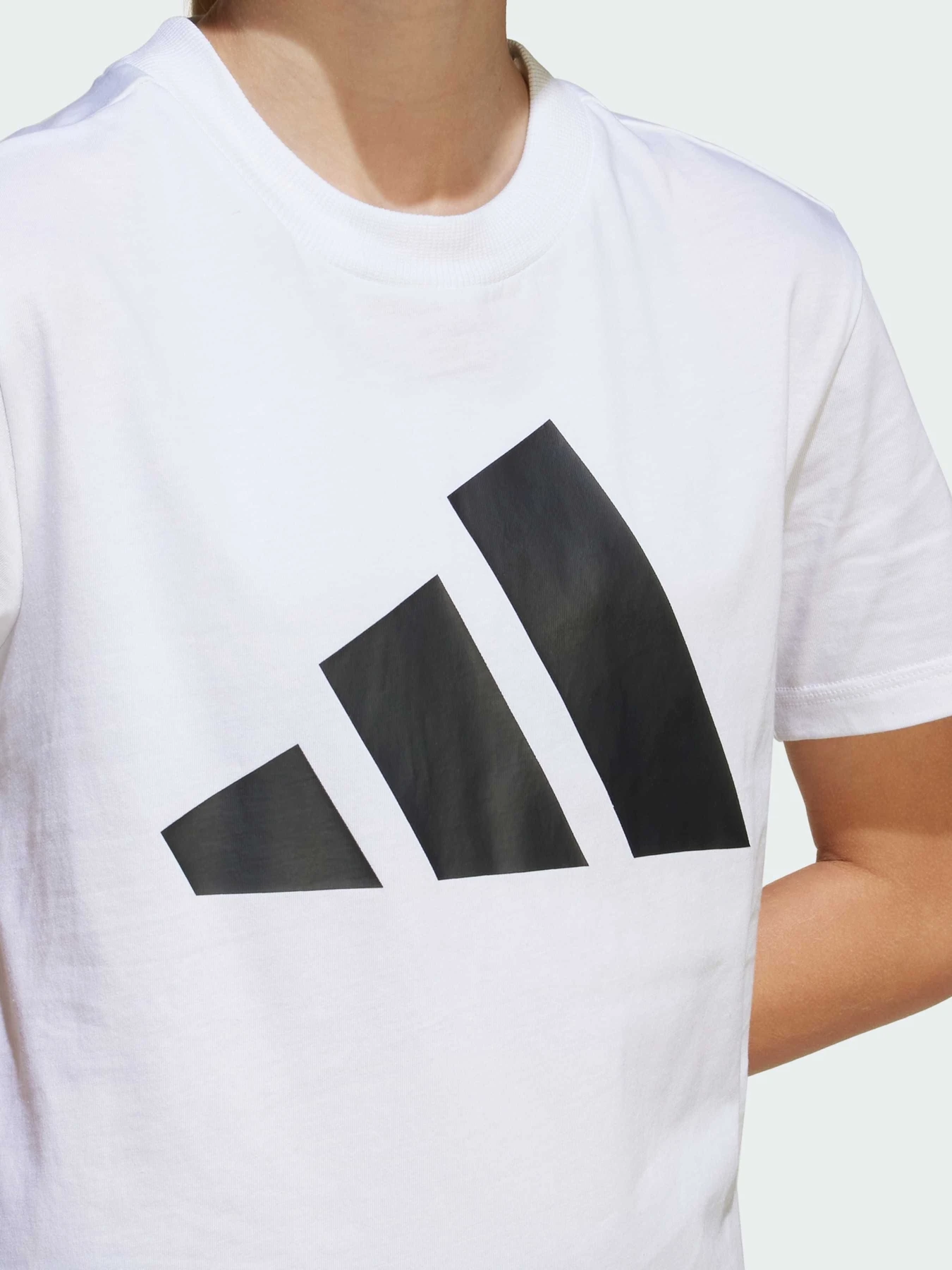 Костюмы Adidas Adidas Essentials модель JC9715 Фото