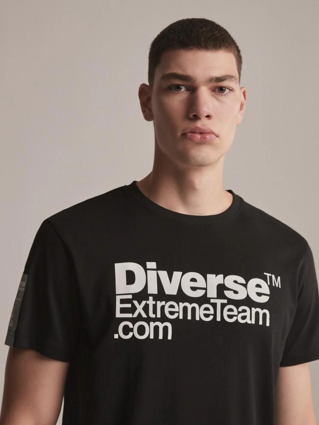 Футболки и поло DIVERSE Dkr Logo 23 модель 10043327 Футболки и поло DIVERSE Dkr Logo 23 модель 10043327 Фото