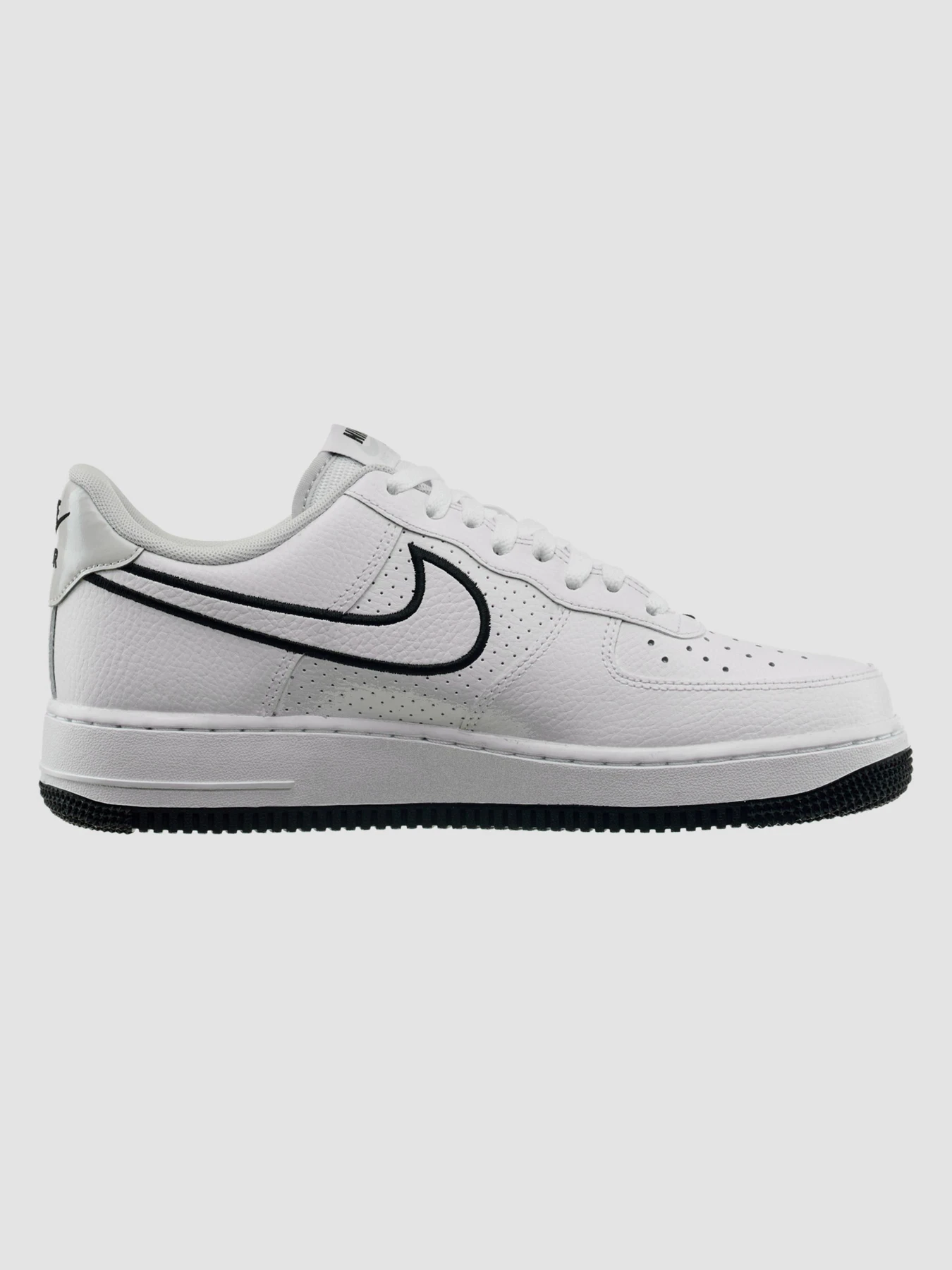 Кроссовки NIKE Air Force модель FJ4211-100 Фото