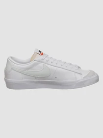 Кросівки NIKE Blazer модель DC4769-111 Фото
