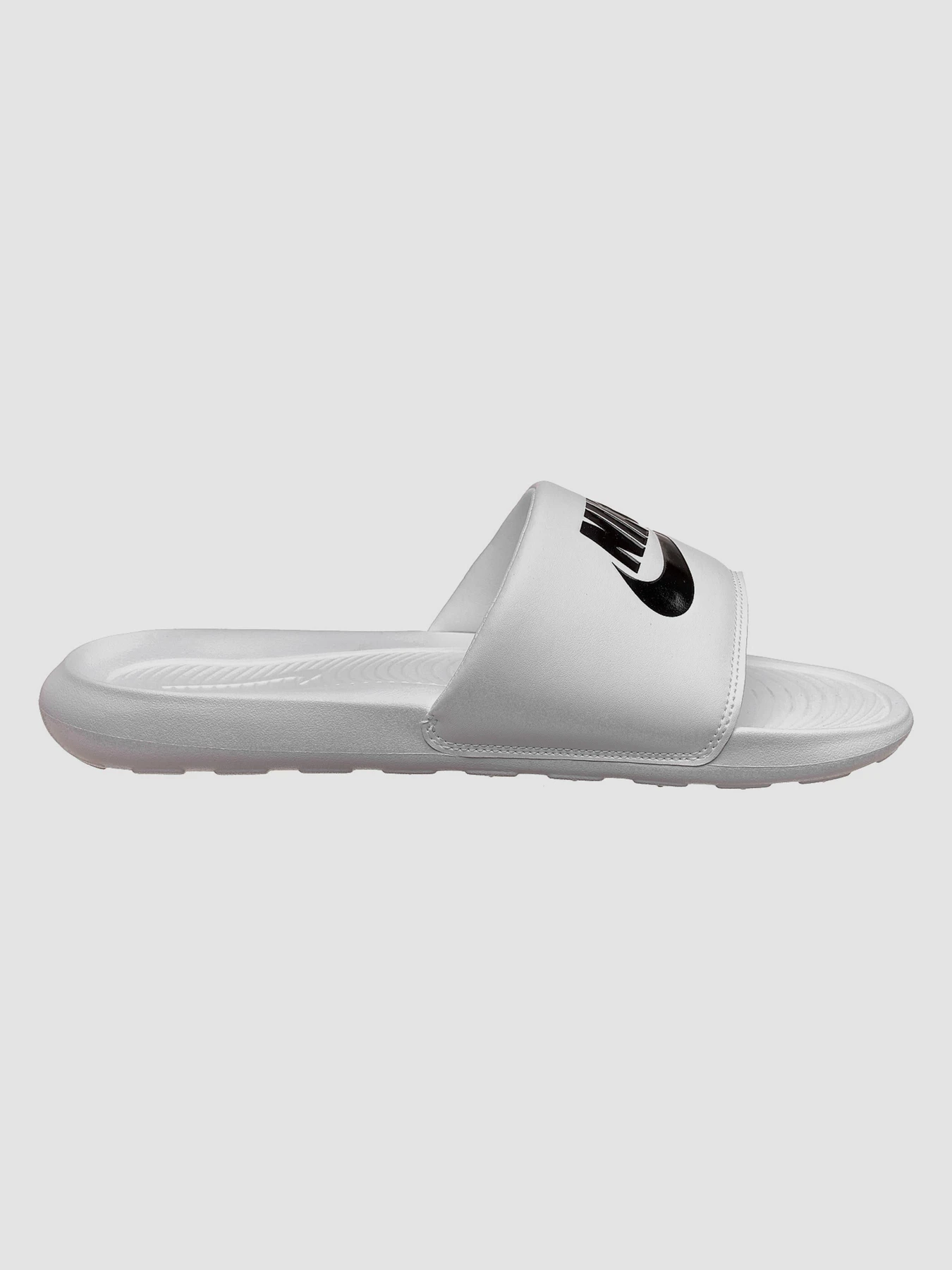 Шлёпанцы NIKE Victori One Slide модель CN9675-100 Шлёпанцы NIKE Victori One Slide модель CN9675-100 Фото