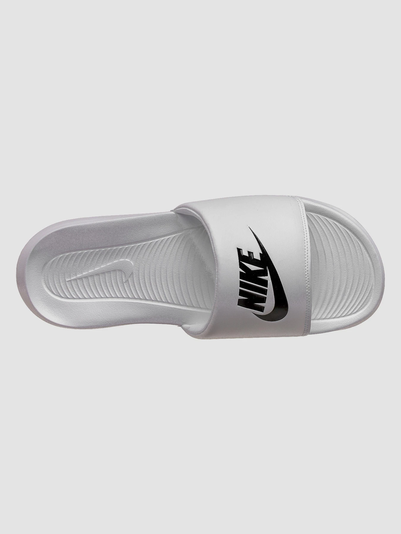 Шлёпанцы NIKE Victori One Slide модель CN9675-100 Шлёпанцы NIKE Victori One Slide модель CN9675-100 Фото