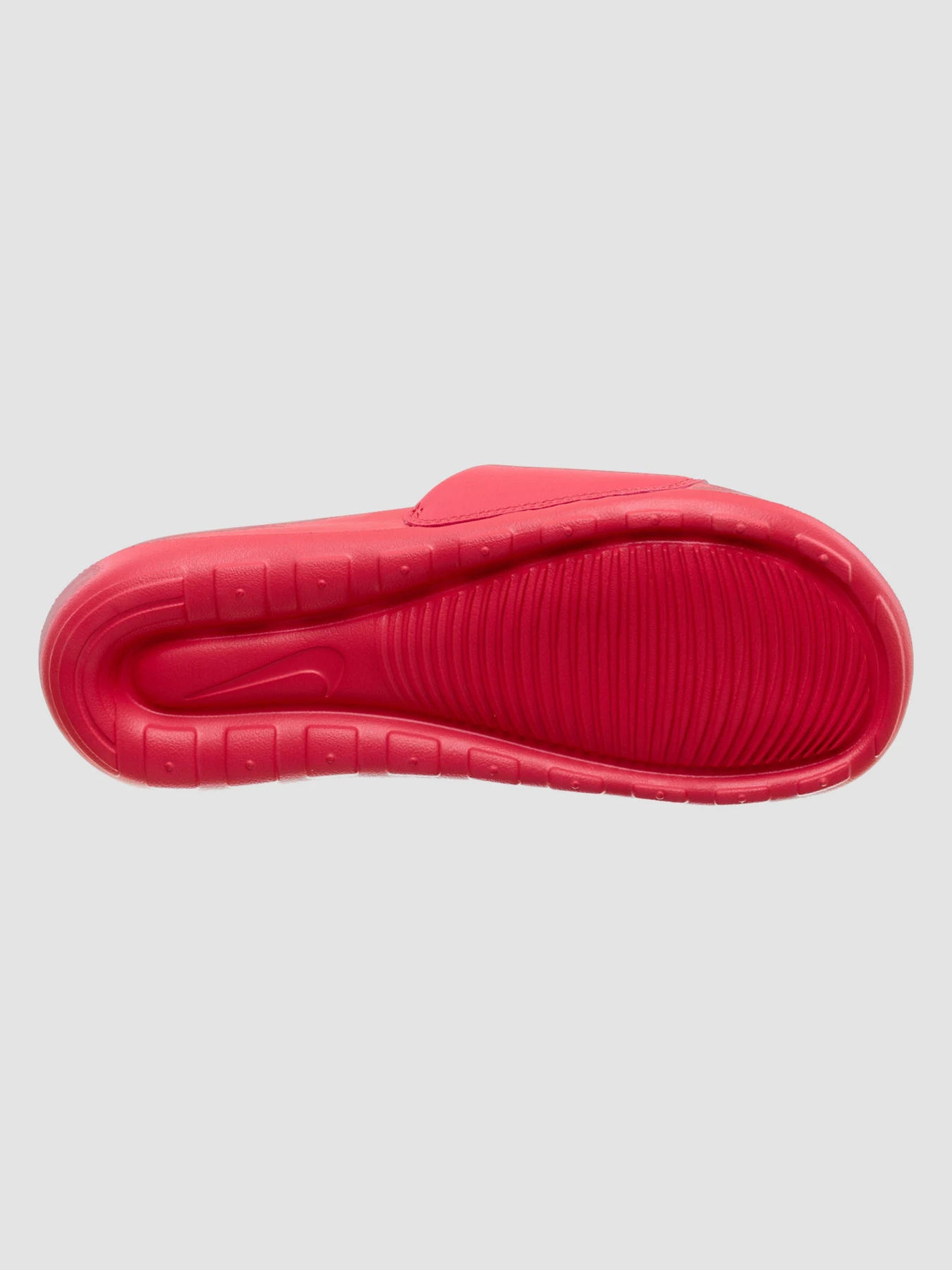 Шлёпанцы NIKE Victori One Slide модель CN9677-802 Шлёпанцы NIKE Victori One Slide модель CN9677-802 Фото