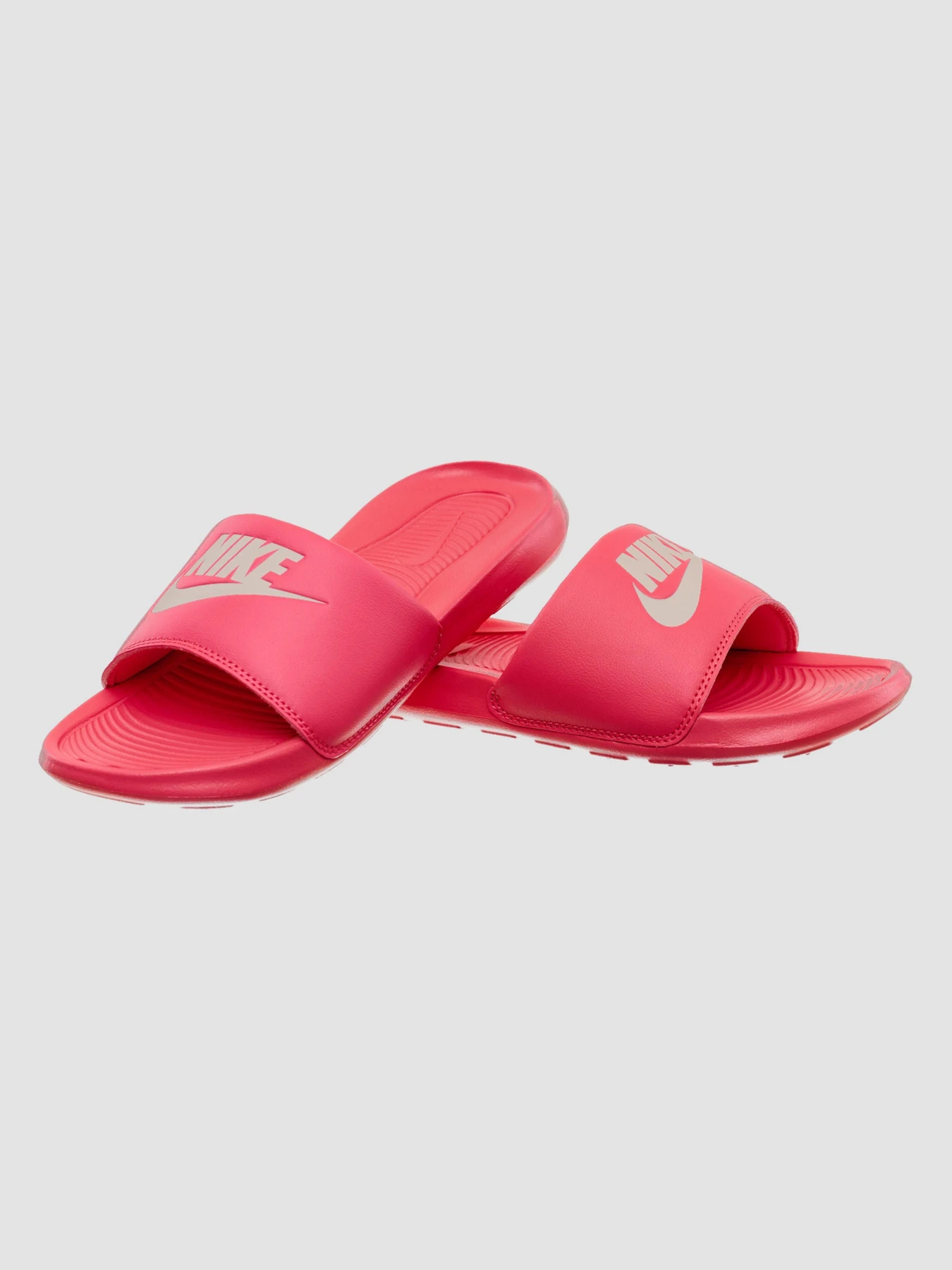 Шлёпанцы NIKE Victori One Slide модель CN9677-802 Шлёпанцы NIKE Victori One Slide модель CN9677-802 Фото