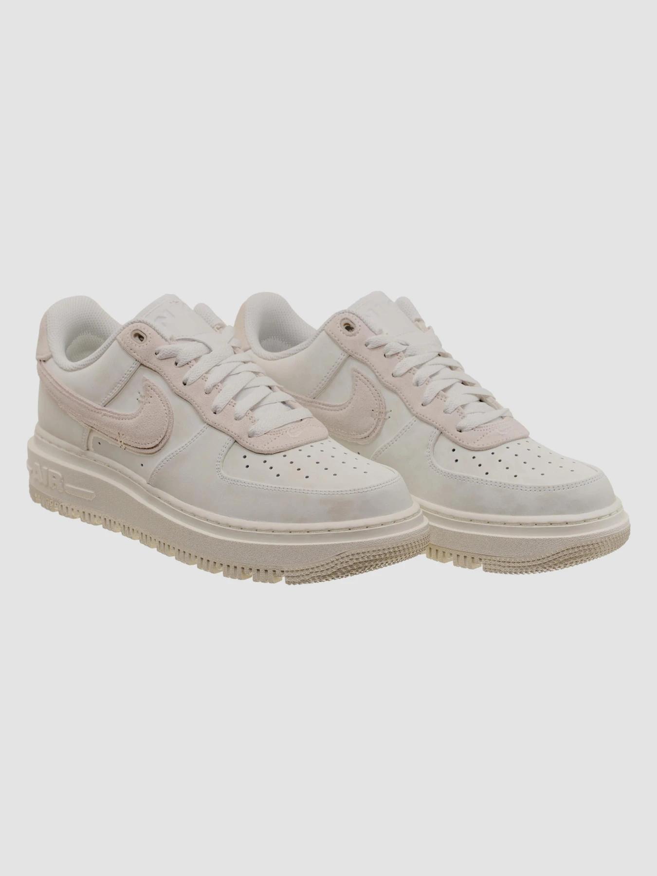 Кросівки NIKE Air Force 1 Luxe модель DD9605-100 Кросівки NIKE Air Force 1 Luxe модель DD9605-100 Фото
