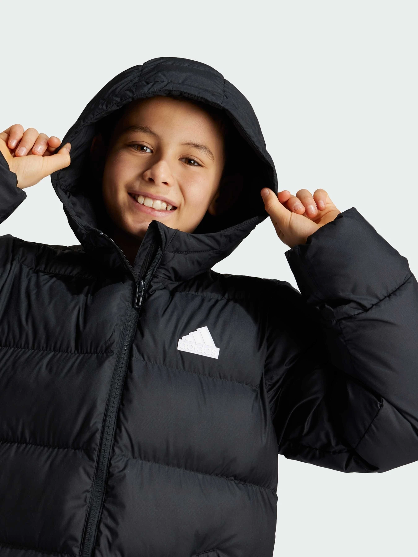 Куртки та дублянки Adidas модель IV9612 Фото